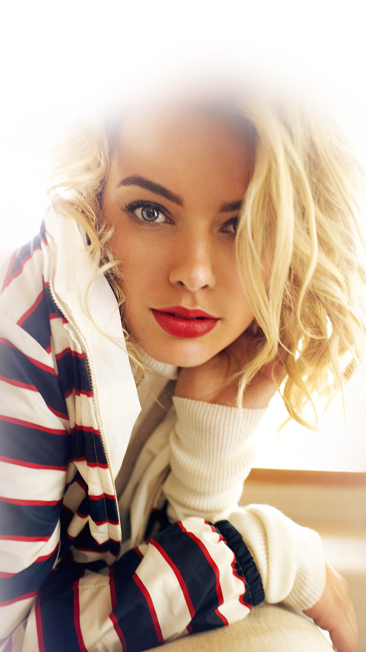 iPhone X wallpaper. margot robbie smile celebrity beauty