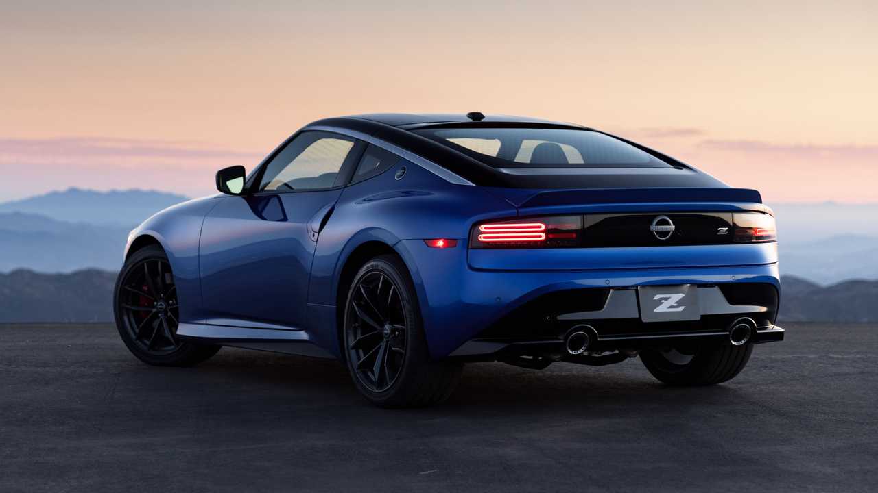 2023 Nissan Z Revealed: Twin Turbo V6, 400 HP, And A Manual