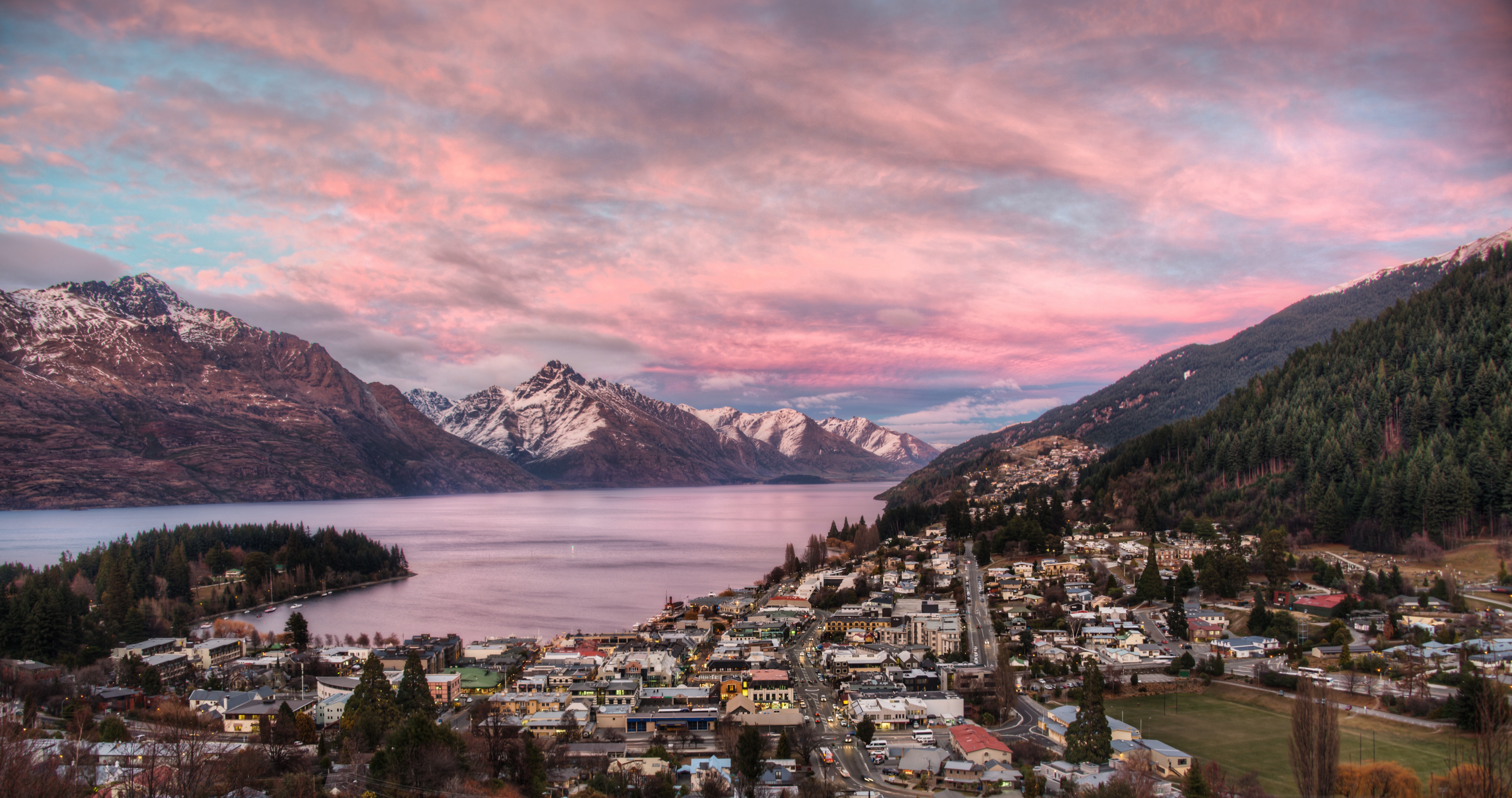 Queenstown by Day 4k Ultra HD Wallpaper