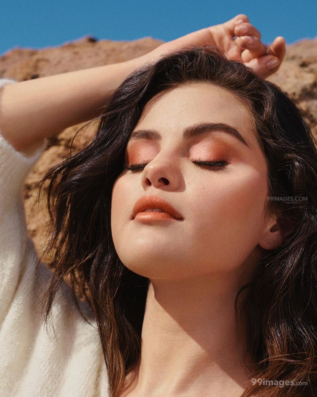 Selena Gomez Hot HD Photo / Wallpaper (1080p) (Instagram / Facebook) (png / jpg)