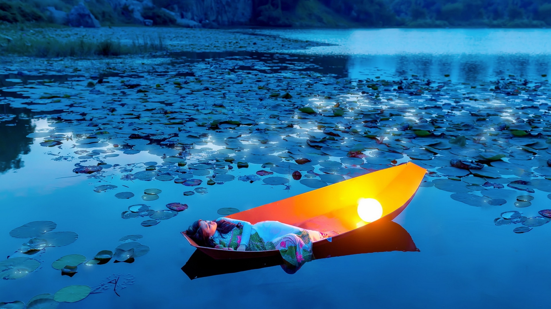 Woman on Boats Wallpaper