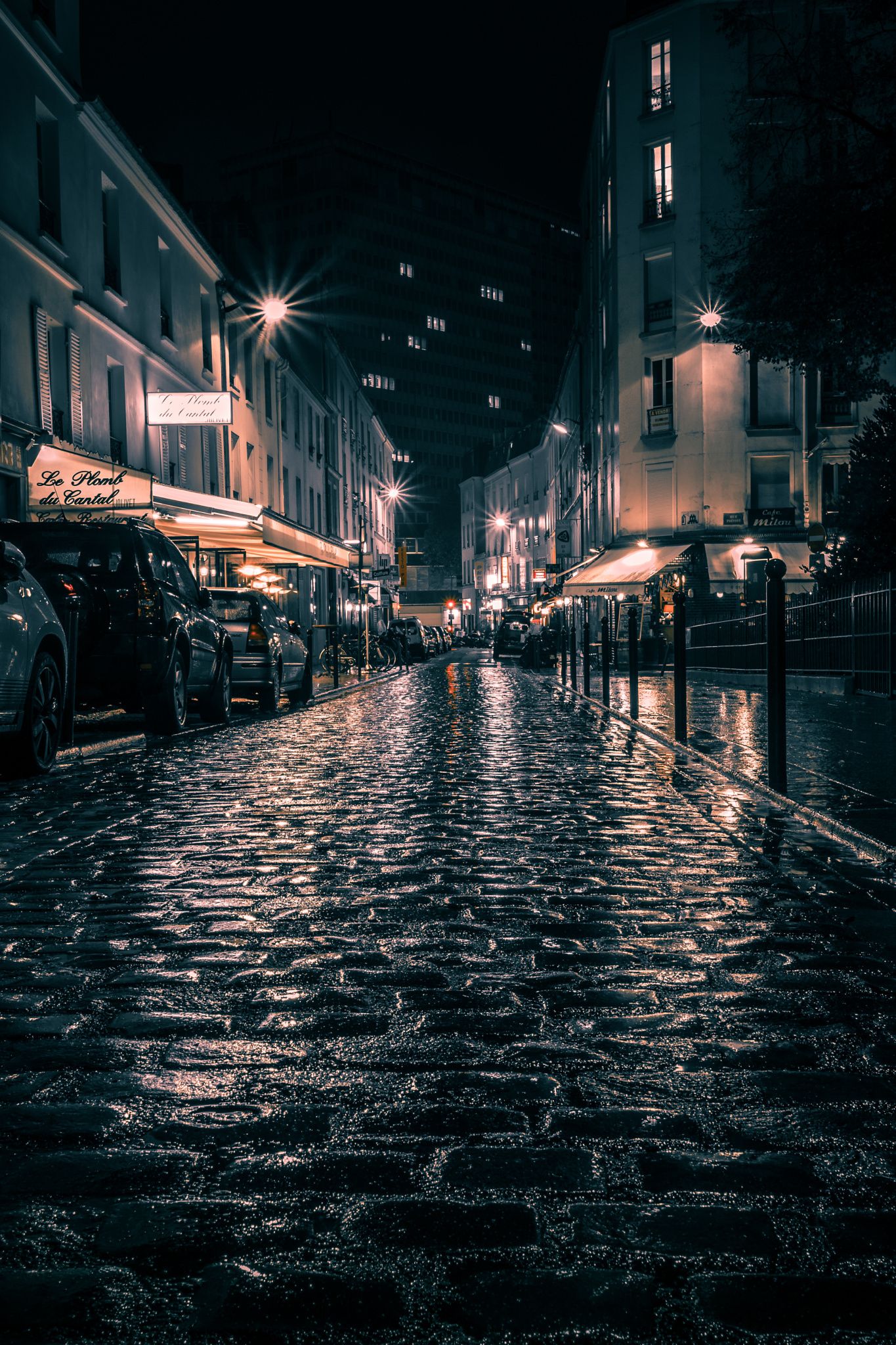 Rain in Paris. Rainy city, Paris wallpaper, Paris night aesthetic