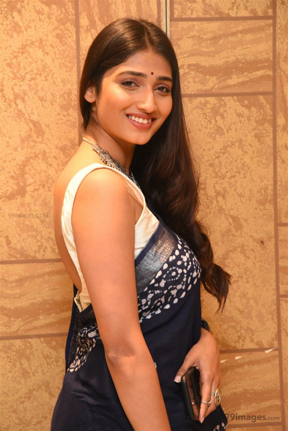 Priya Vadlamani HD Wallpaper (Desktop Background / Android / iPhone) (1080p, 4k) (1000x1498)