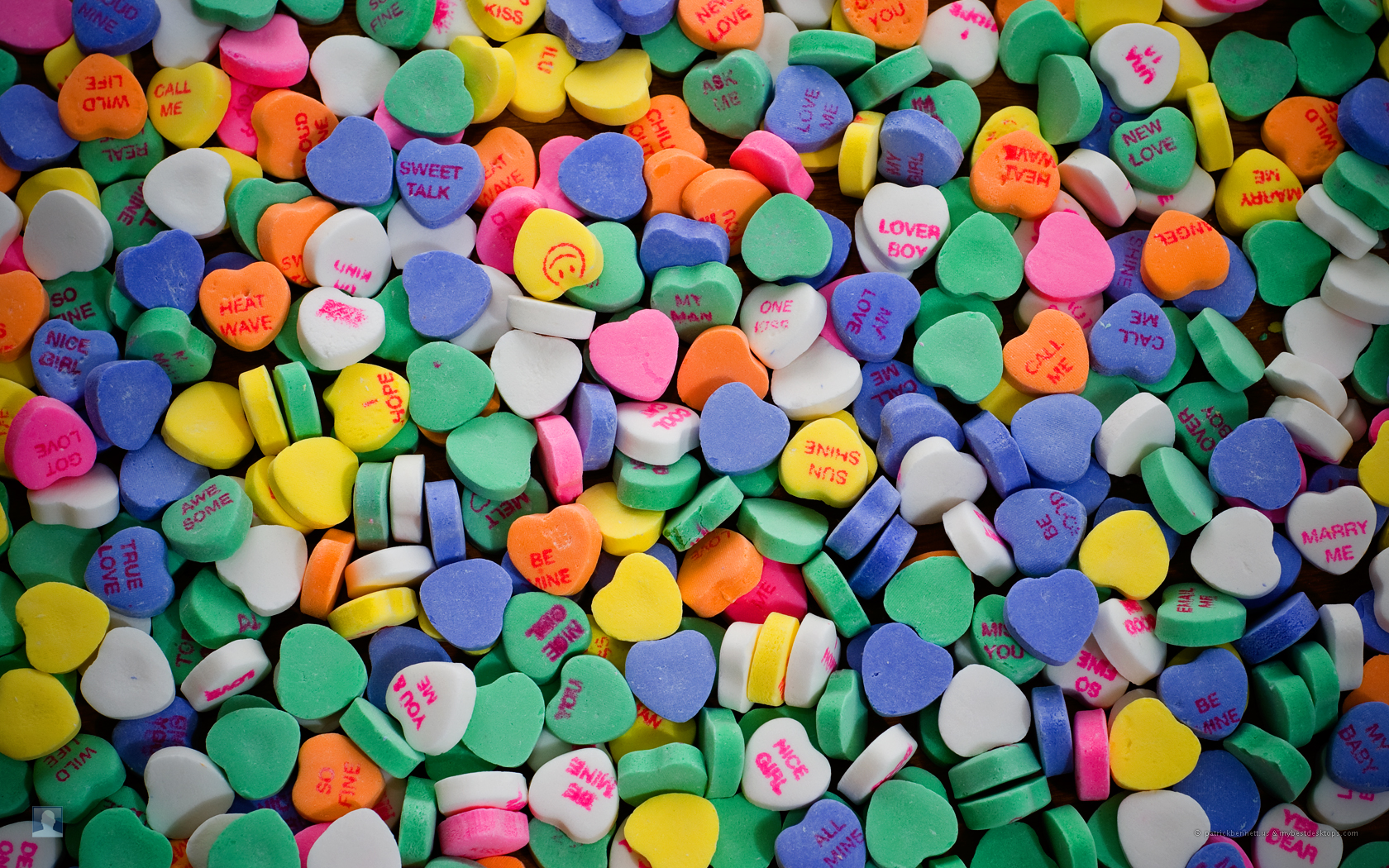Valentine&;s Day Candy Hearts wallpaperx1050