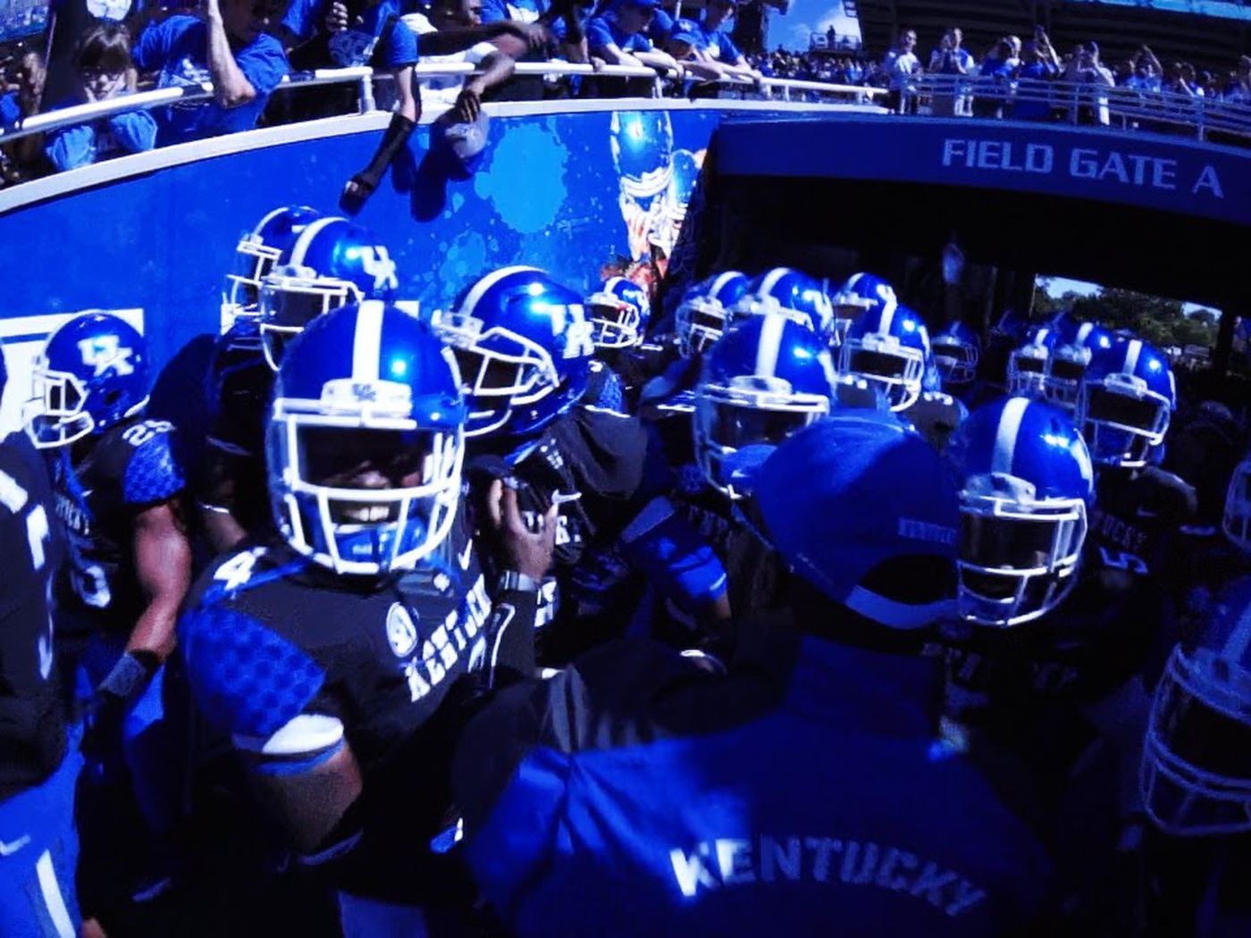 Xavier Peters picks Kentucky Wildcats Football Sea Of Blue