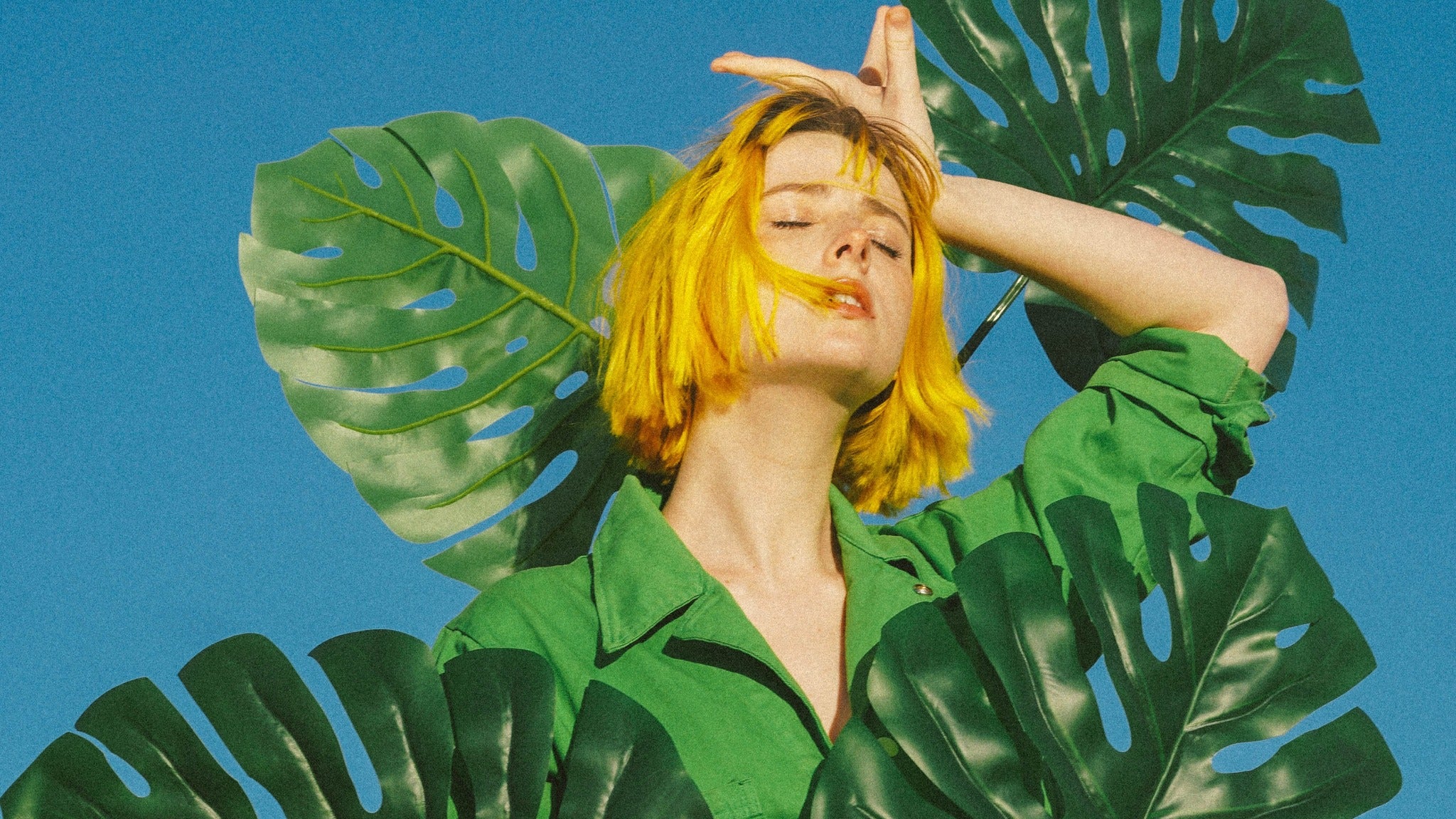 Tessa Violet, AZ