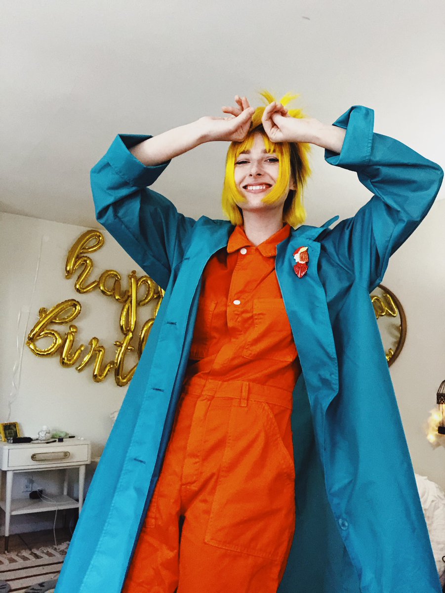 Tessa Violet follow spree a bunch of people who indirect me with the link to the Bored music video!! between now and 5pm EST!