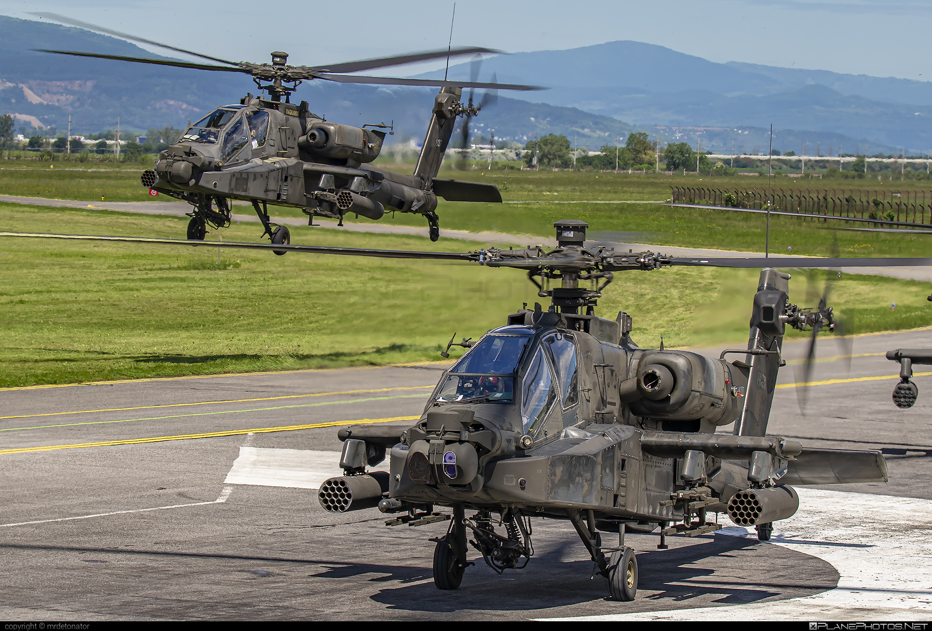 Boeing AH 64D Apache Longbow Operated By US Army Taken By Mrdetonator (photoID 22771)