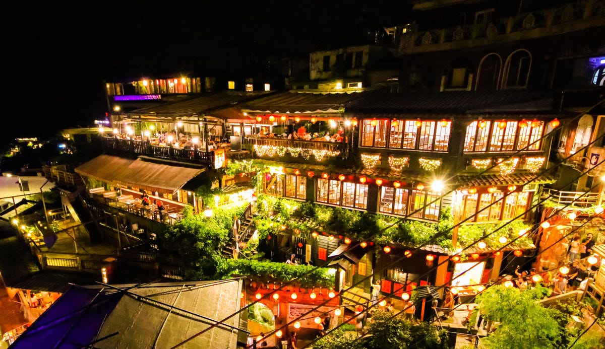 The Stunning Teahouses And Twisting Alleyways Of Jiufen, Taiwan