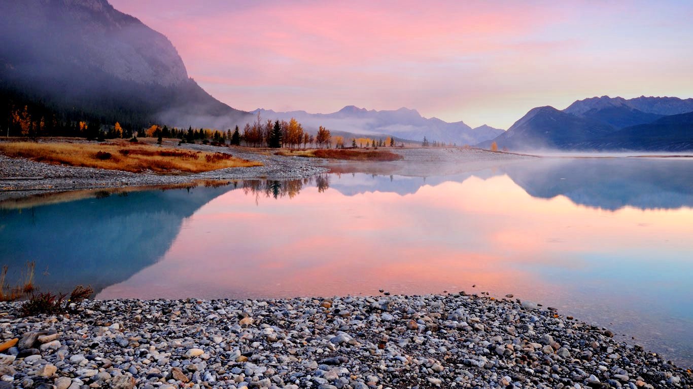 Abraham Lake On The North Saskatchewan River HD Wallpaper