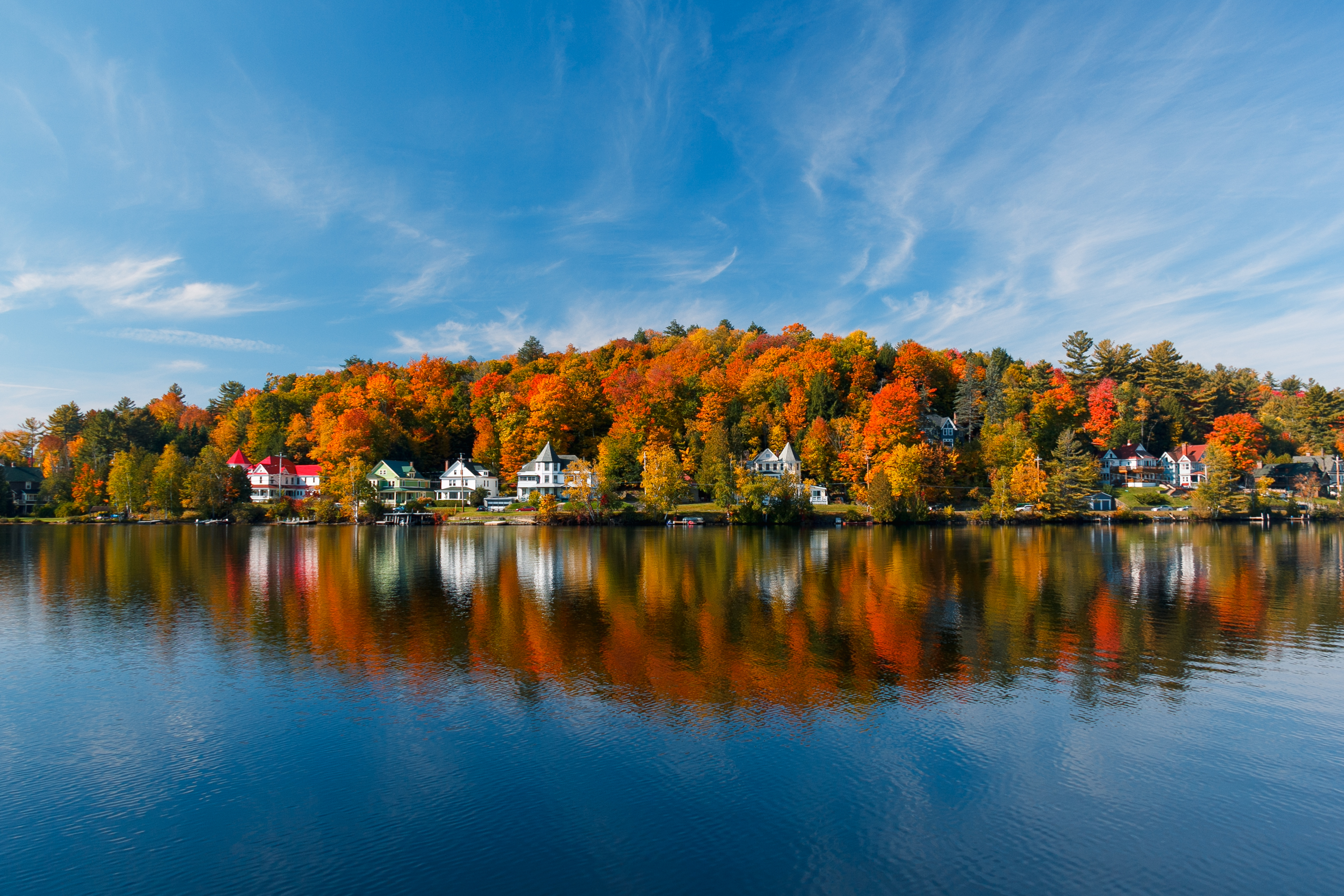 North province. Саранак Лейк. Озеро Саранак. Штат Мичиган осень. New York Lake.