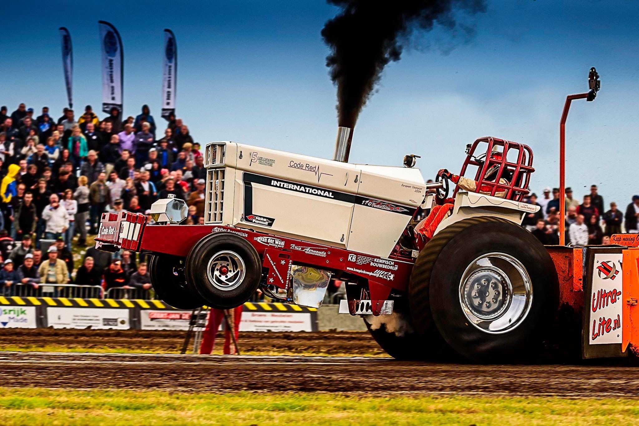 2048x1367 tractor pull wallpaper for desktop