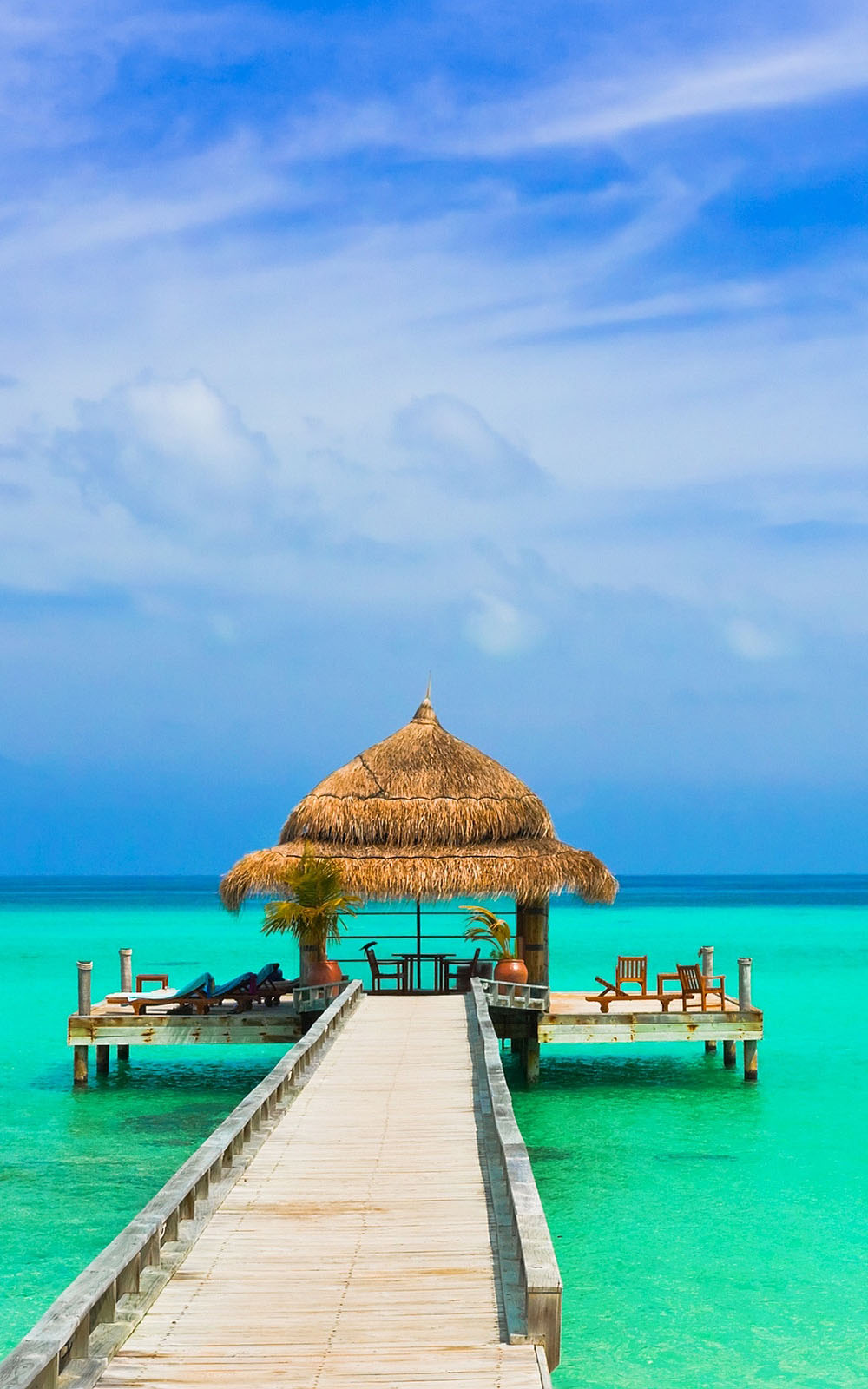 Amazing Blue Sky Sea Beach 4K Ultra HD Mobile Wallpaper