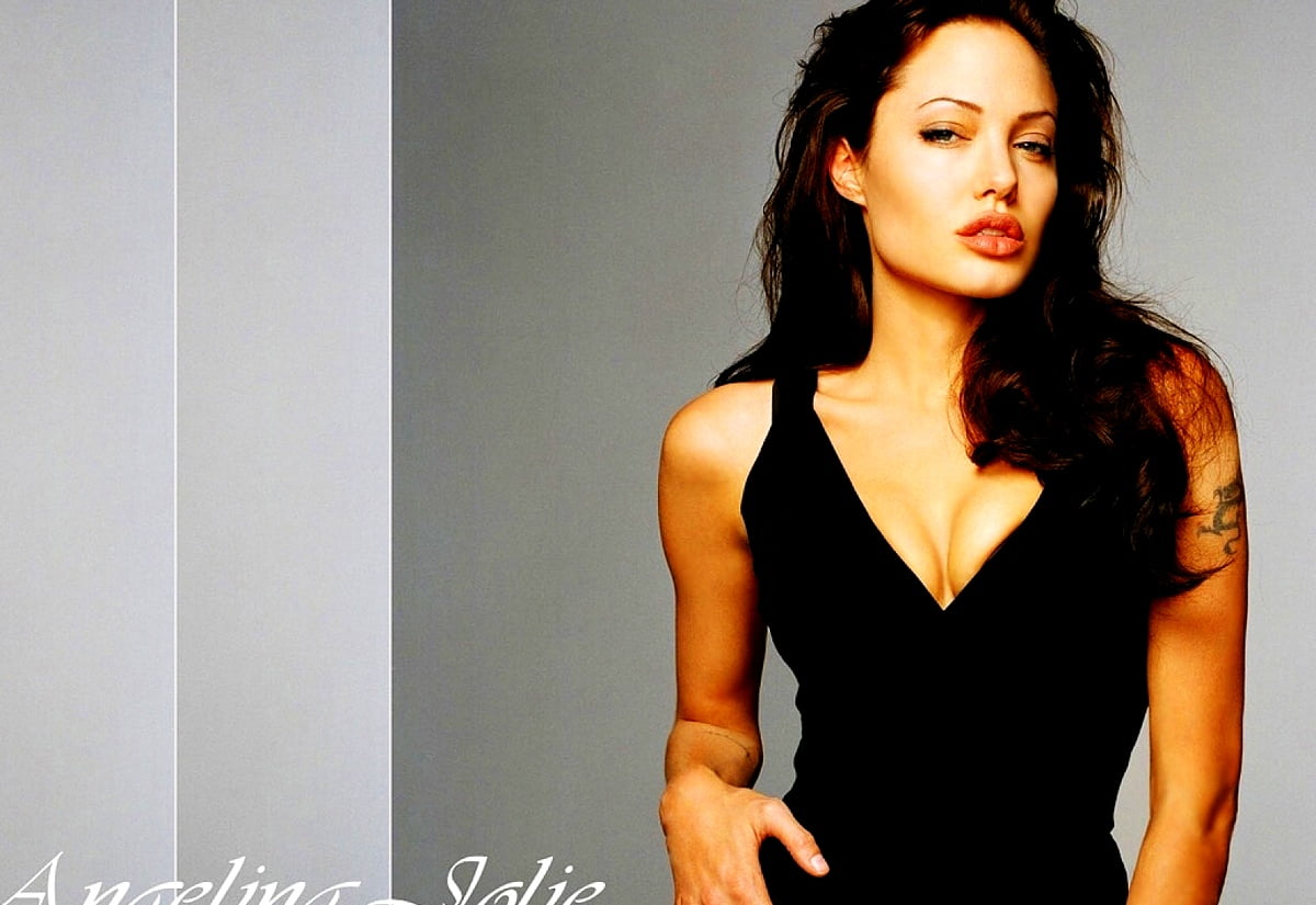 Angelina Jolie Aesthetic Wallpapers - Wallpaper Cave