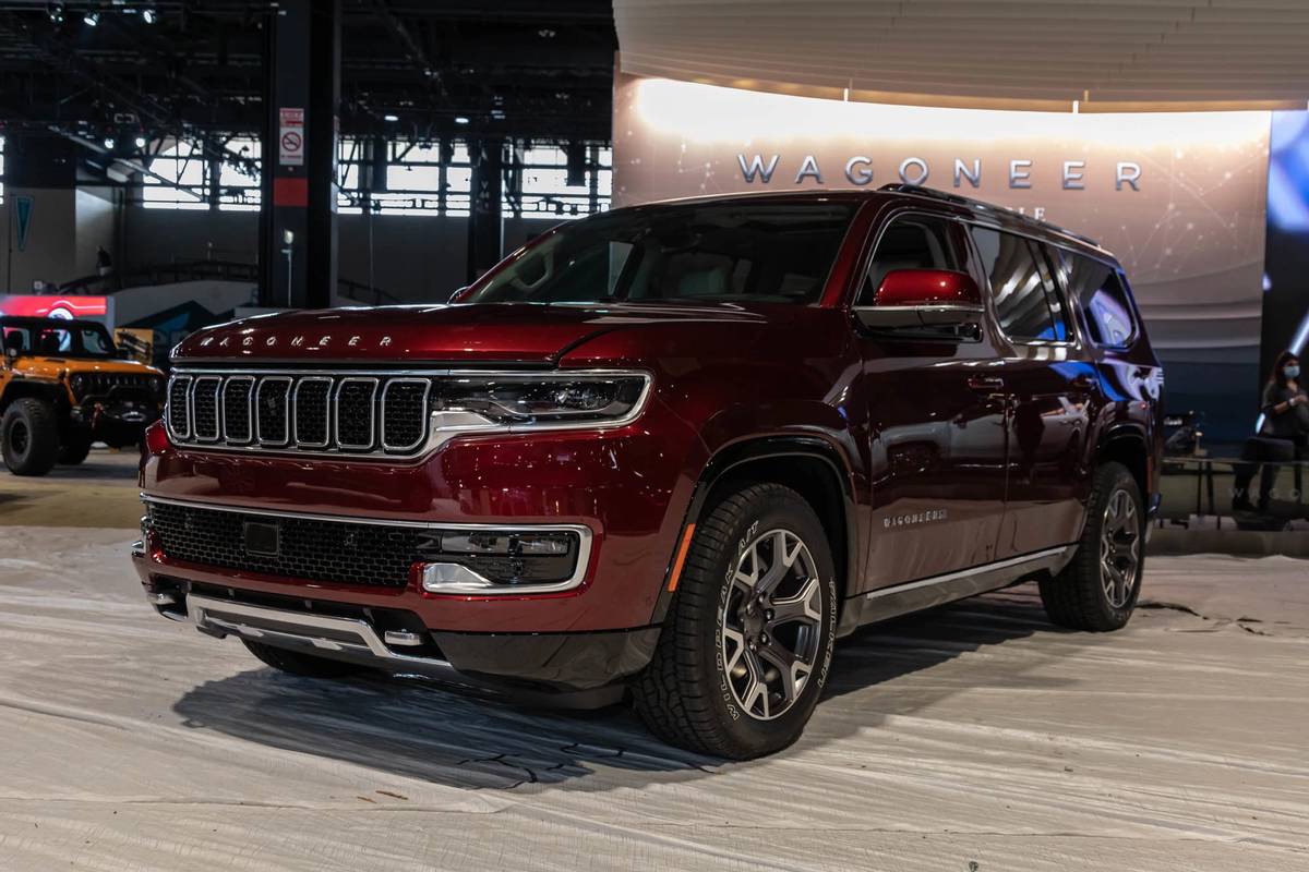 Jeep Grand Cherokee L Vs. 2022 Wagoneer: Which Has the Better Row Setup?