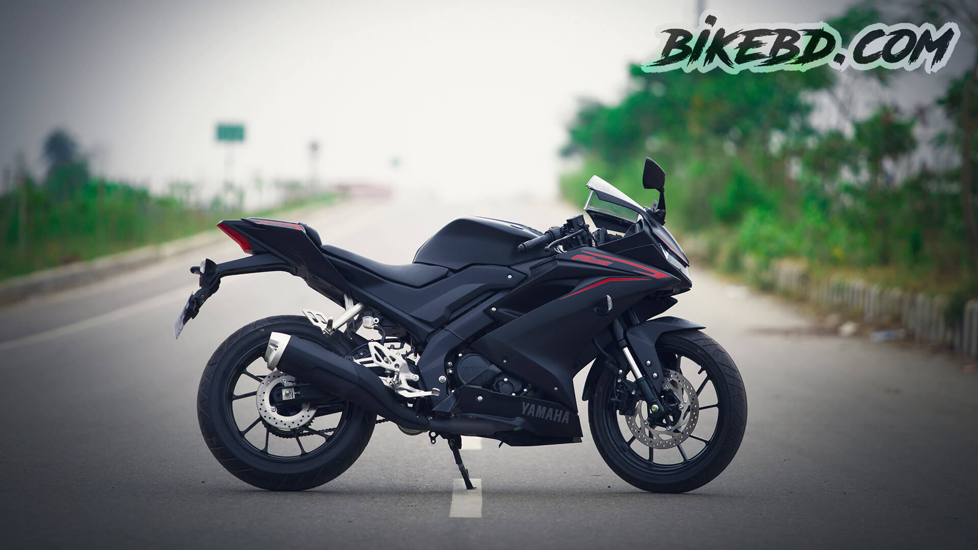 r15 v3 HD image black