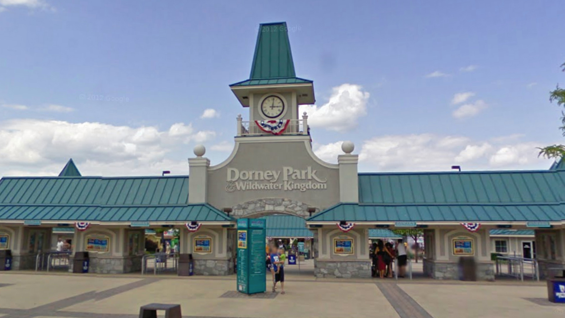 Mother and Daughter Sue Pennsylvania Amusement Park, Alleging Halloween Monsters Were Too Scary