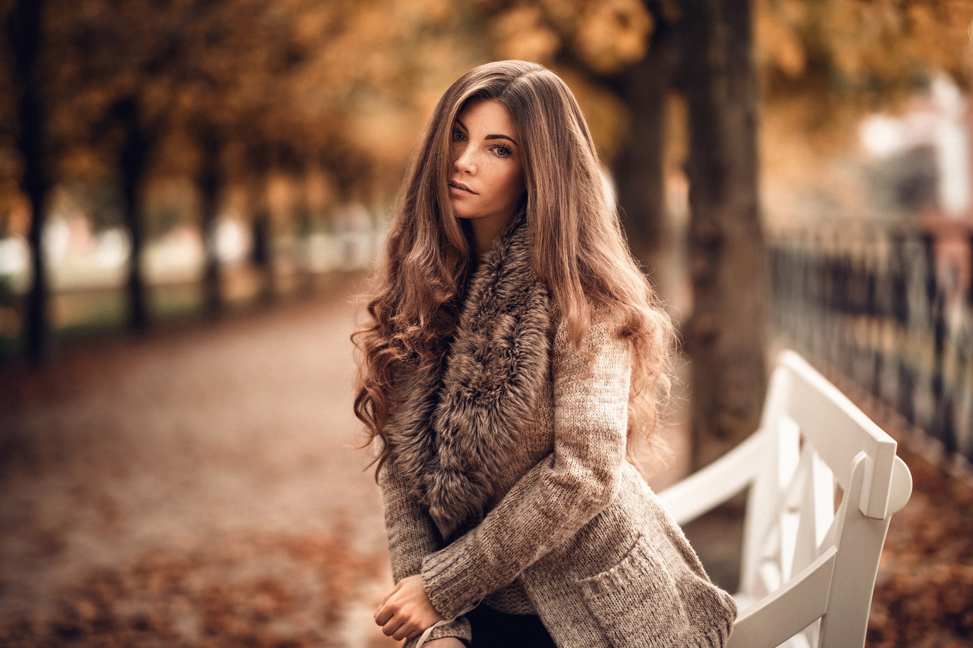 Wallpaper, fall, women outdoors, model, long hair, blue eyes, brunette, winter, bench, Martin K hn, freckles, sweater, fashion, spring, Sophie Breidenstein, autumn, girl, beauty, season, woman, photograph, textile, portrait photography, photo