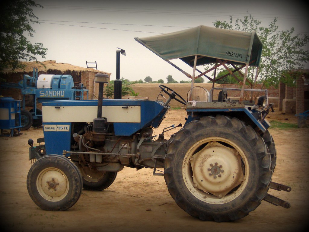 Swraj 735. Tibbi, Rajasthan Tractors are a lot of fun, they