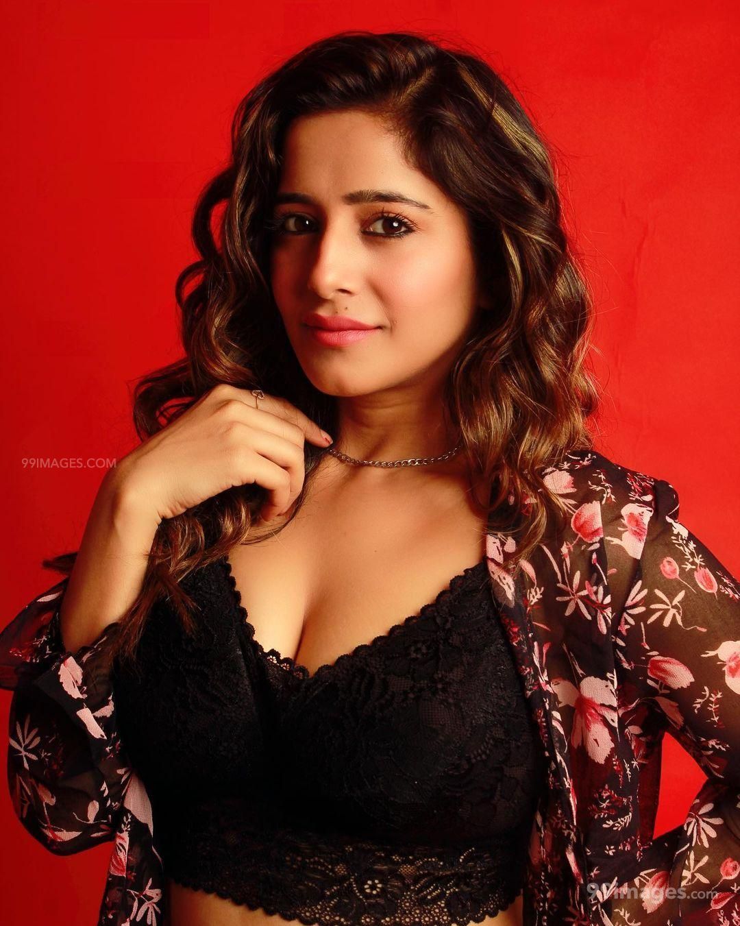 Kate Sharma Hot Beautiful HD Photo / Wallpaper (1080p)