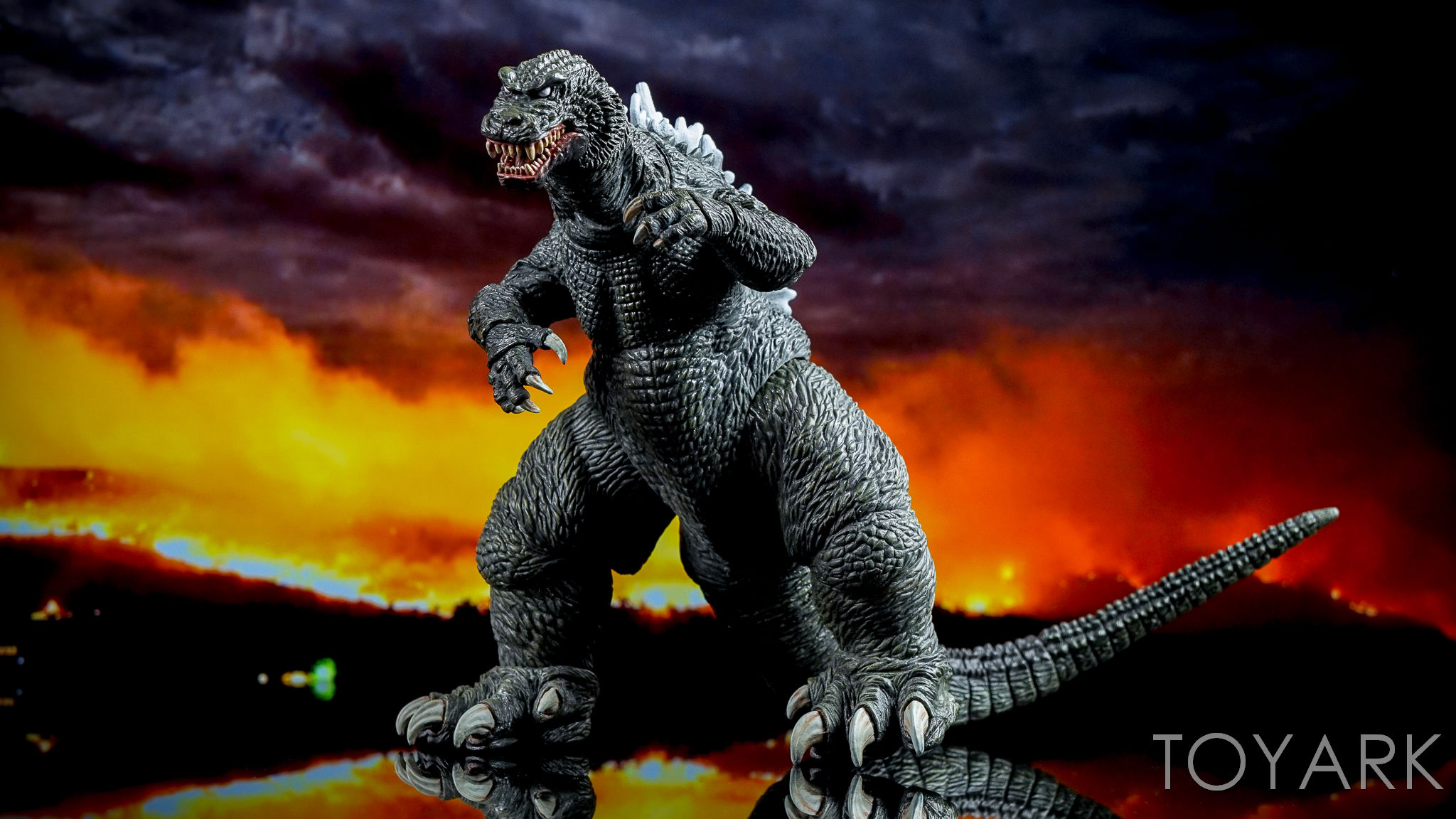 GMK Godzilla 2001 Figure by NECA 1st Look Discussion at Toyark.com