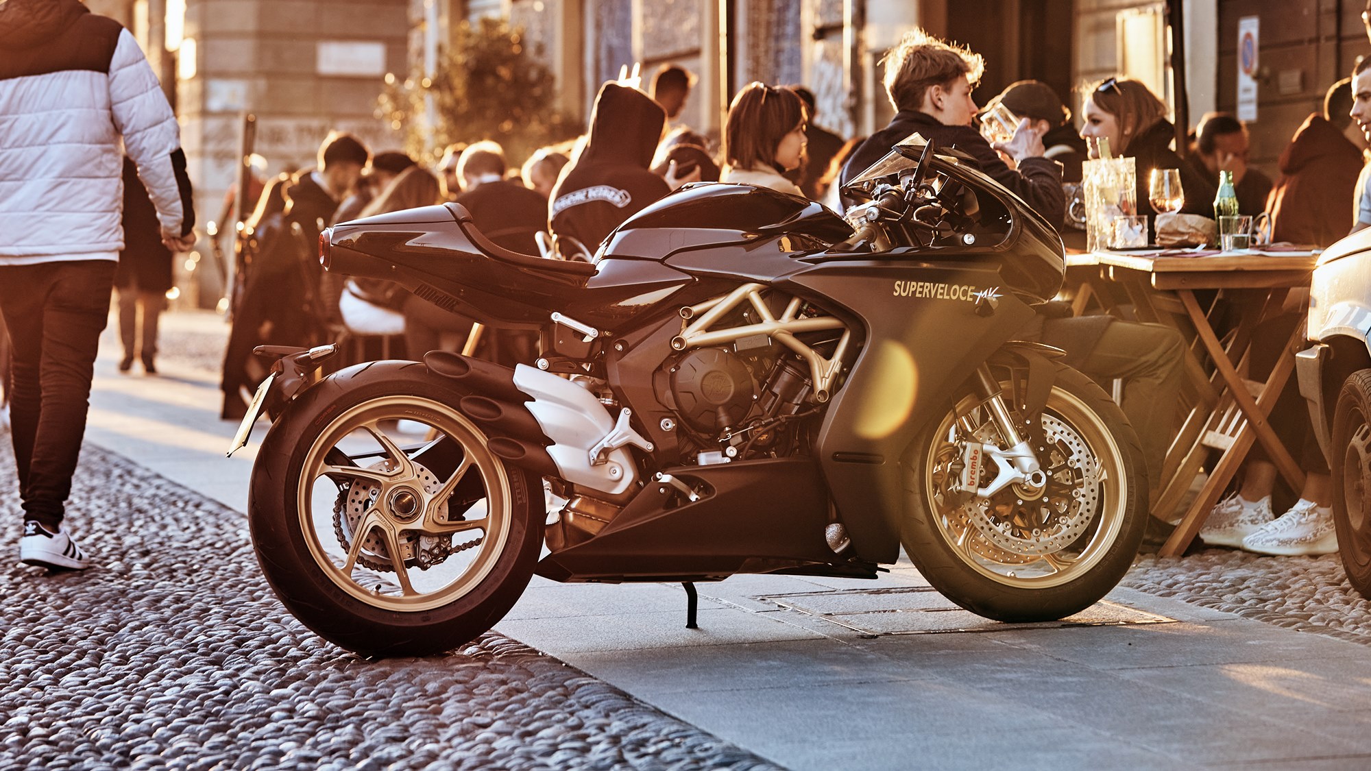 MV Agusta Superveloce 800 gets two new colour options. IAMABIKER Motorcycle!