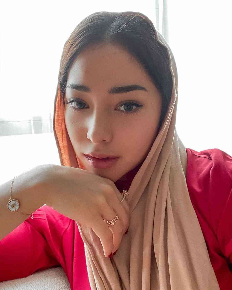 Perlahan Hijrah, 10 Potret Nikita Willy Berhijab Bikin Hati Adem