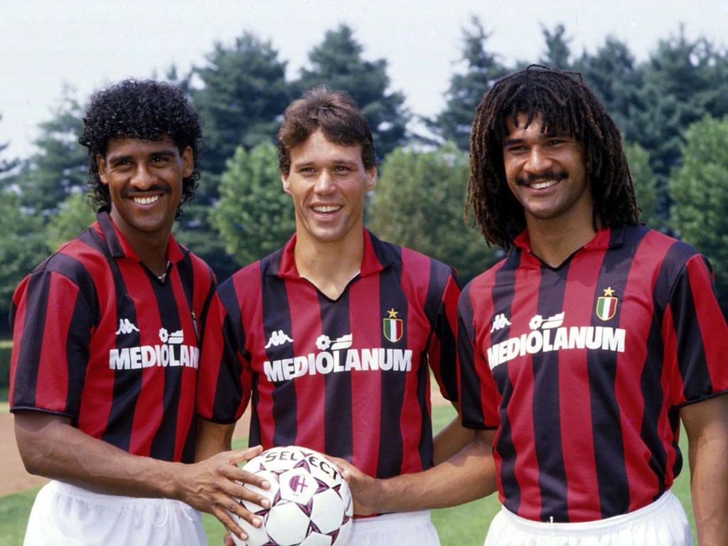 Wallpaper, sports, team, soccer, footballers, legends, AC Milan, Youth, marco van basten, Frank Rijkaard, ruud gullit, tournament, football player, competition event, Softball, bat and ball games 1024x768
