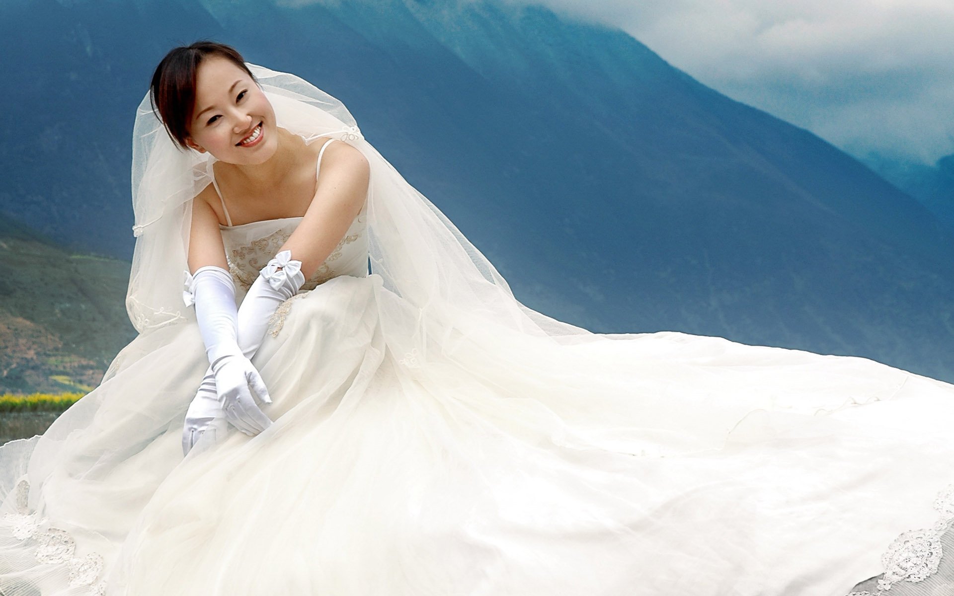 К чему снится свадебное платье на себе замужней девушке без прически