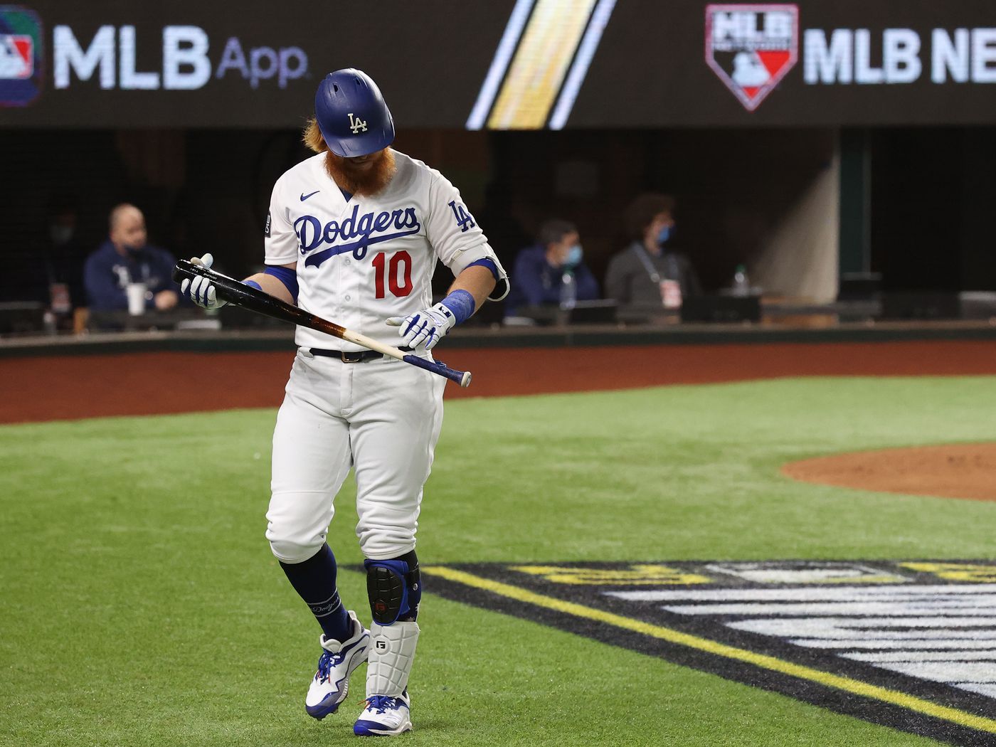 Dodgers' Justin Turner Leaves World Series Game 6 After A Positive COVID 19 Test Blue LA