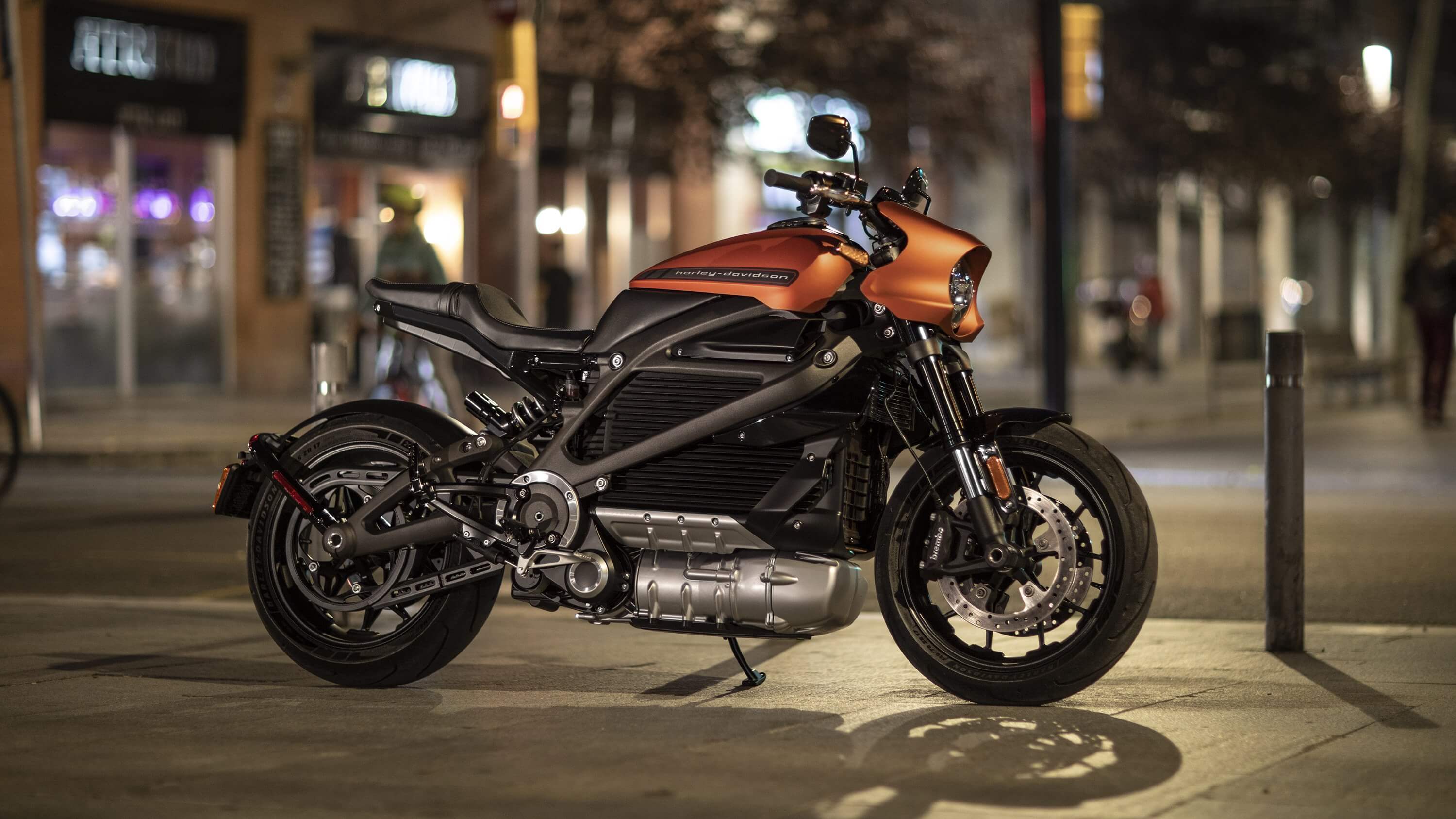 Harley Davidson LiveWire Loses Power And Gains Weight. IAMABIKER Motorcycle!