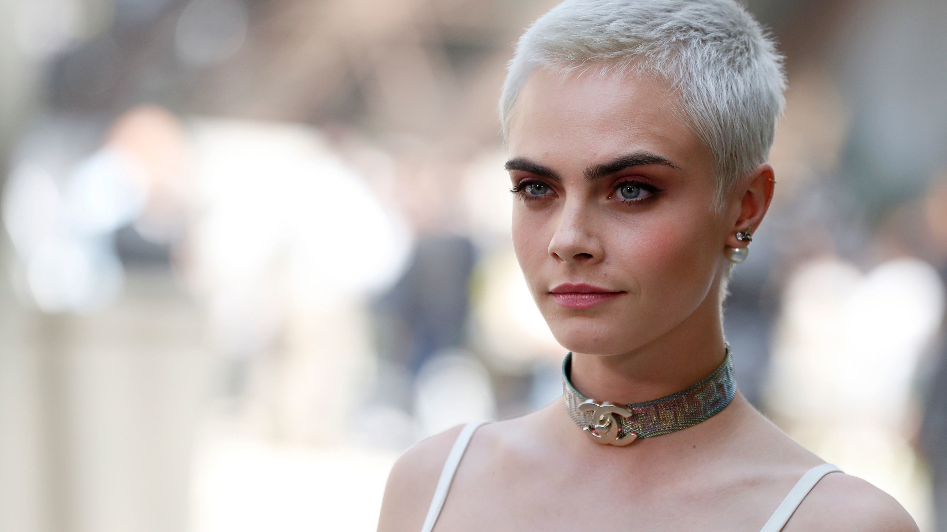 Cara Delevingne 4k Delevingne Short Blonde Hair