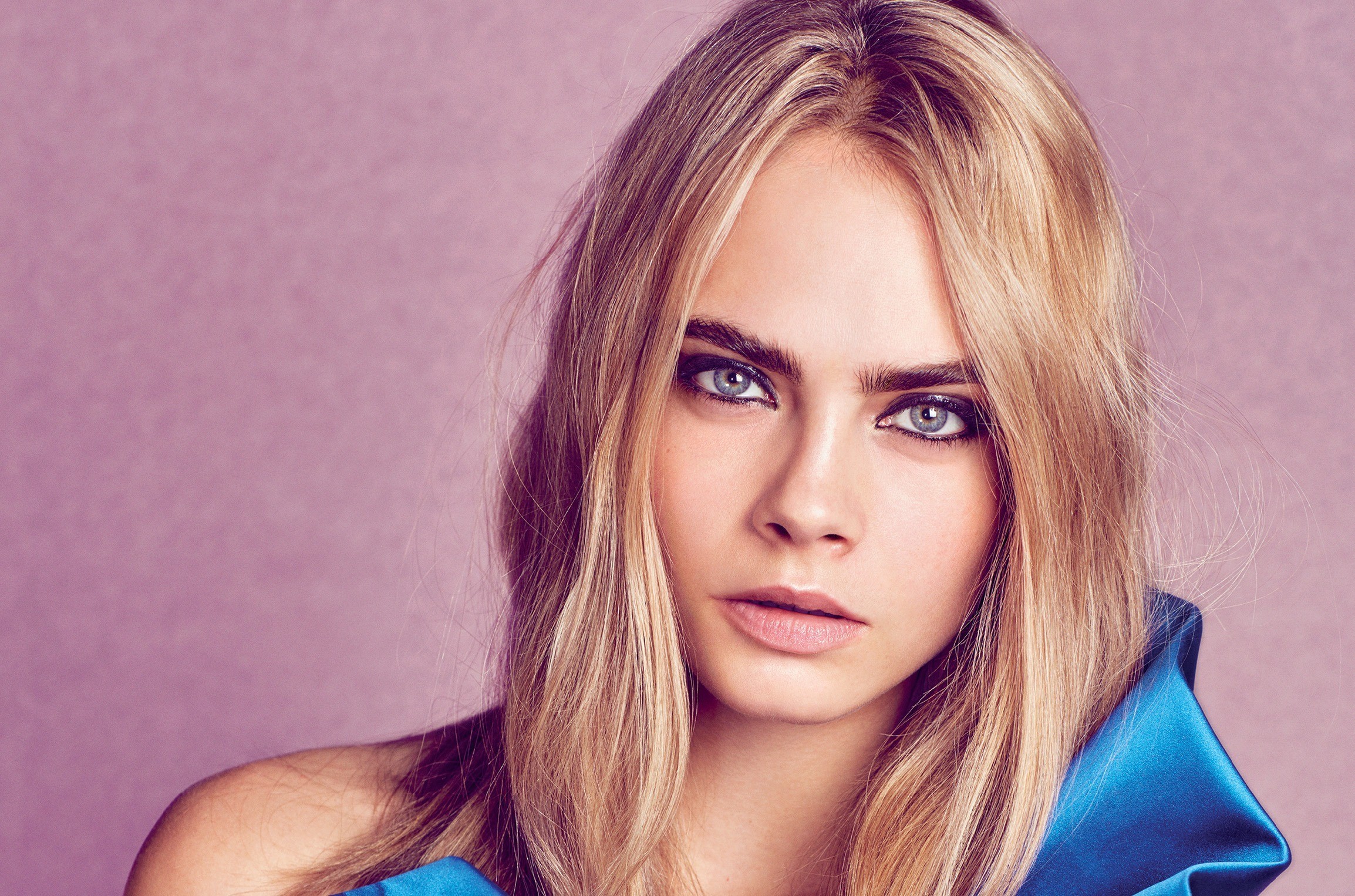Wallpaper, face, women, model, blonde, simple background, long hair, Cara Delevingne, makeup, singer, blue, black hair, nose, skin, head, supermodel, girl, beauty, eye, lip, blond, hairstyle, portrait photography, photo shoot, brown