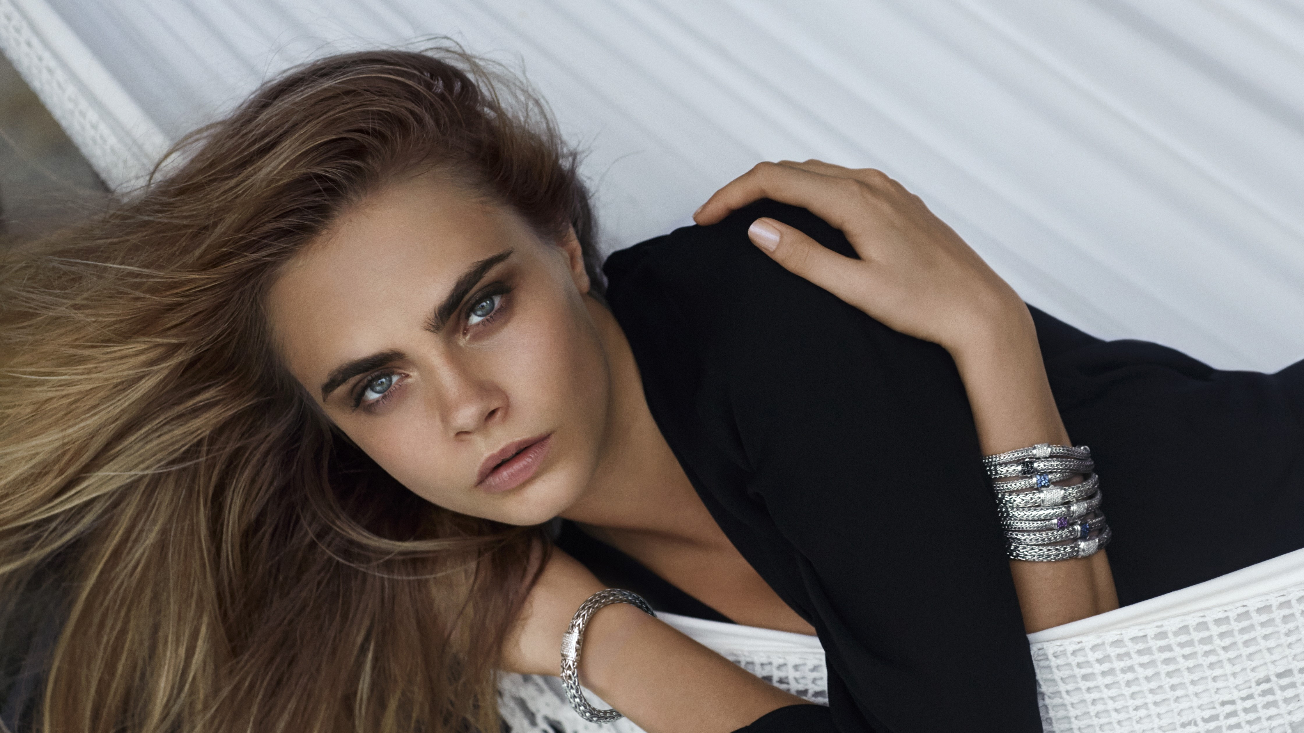 Модели новинки фото. Модель cara Delevingne.