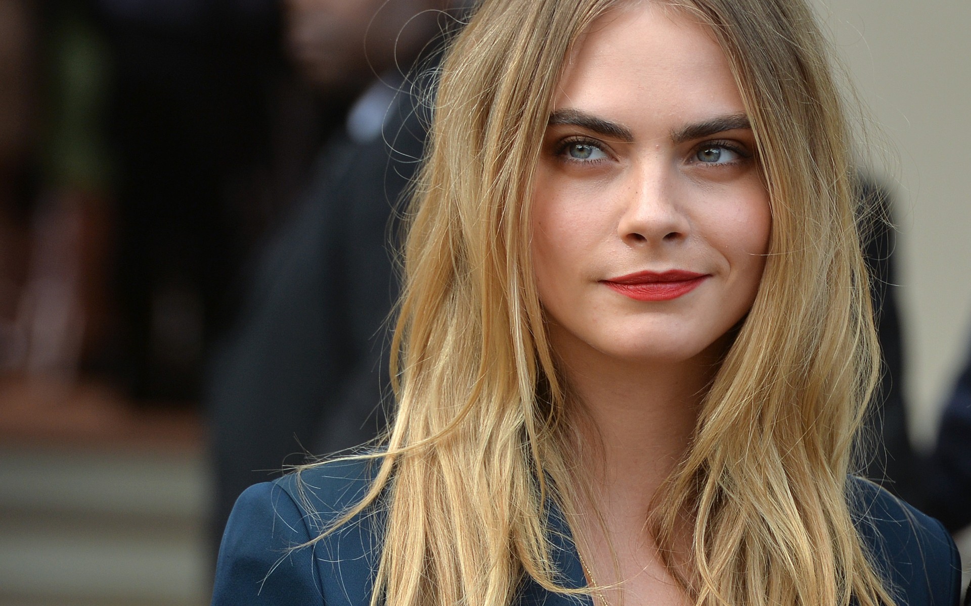 Cara Delevingne blonde hair color wallpaper download. Wallpaper, picture, photo