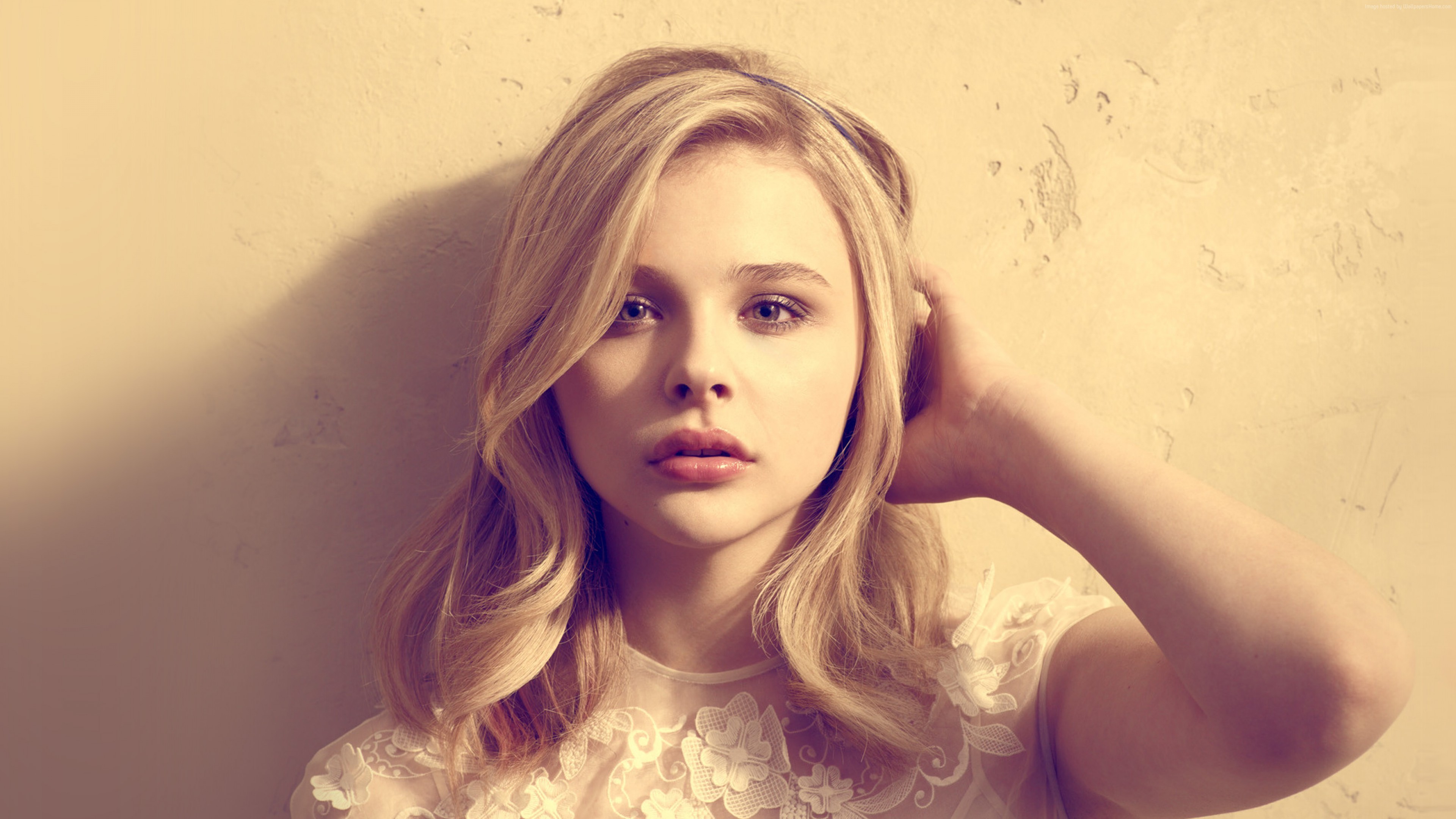 Wallpaper, face, white, blonde, long hair, celebrity, actress, mouth, Chlo Grace Moretz, Person, skin, head, color, girl, beauty, smile, eye, woman, hand, lady, photograph, blond, hairstyle, portrait photography, photo shoot, brown