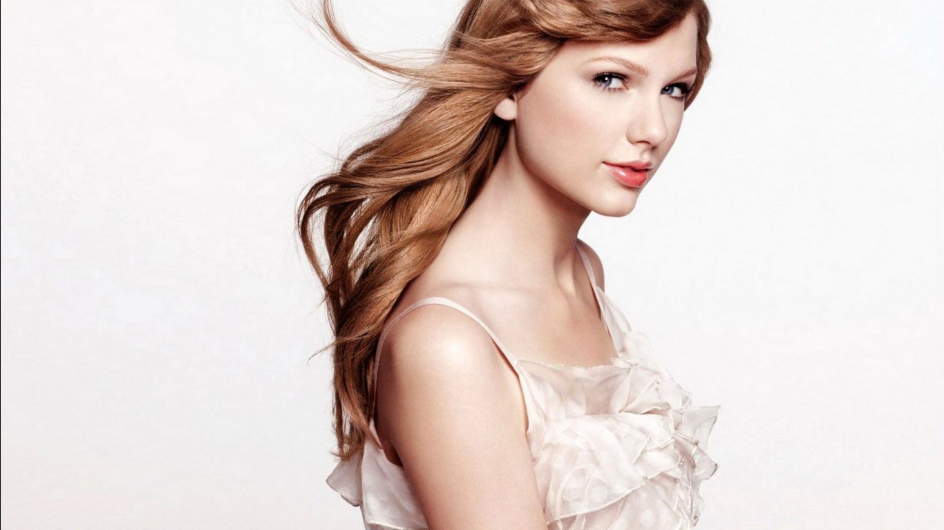 White Dress Wearing Taylor Swift With Blonde Hair In White Background HD Taylor Swift Wallpaper