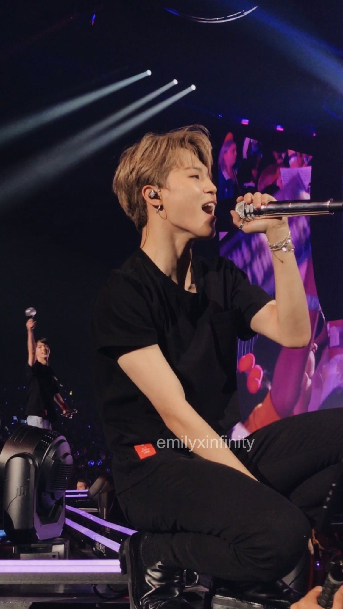 jimin pics on Twitter. Bts jimin, Bts concert, Jimin