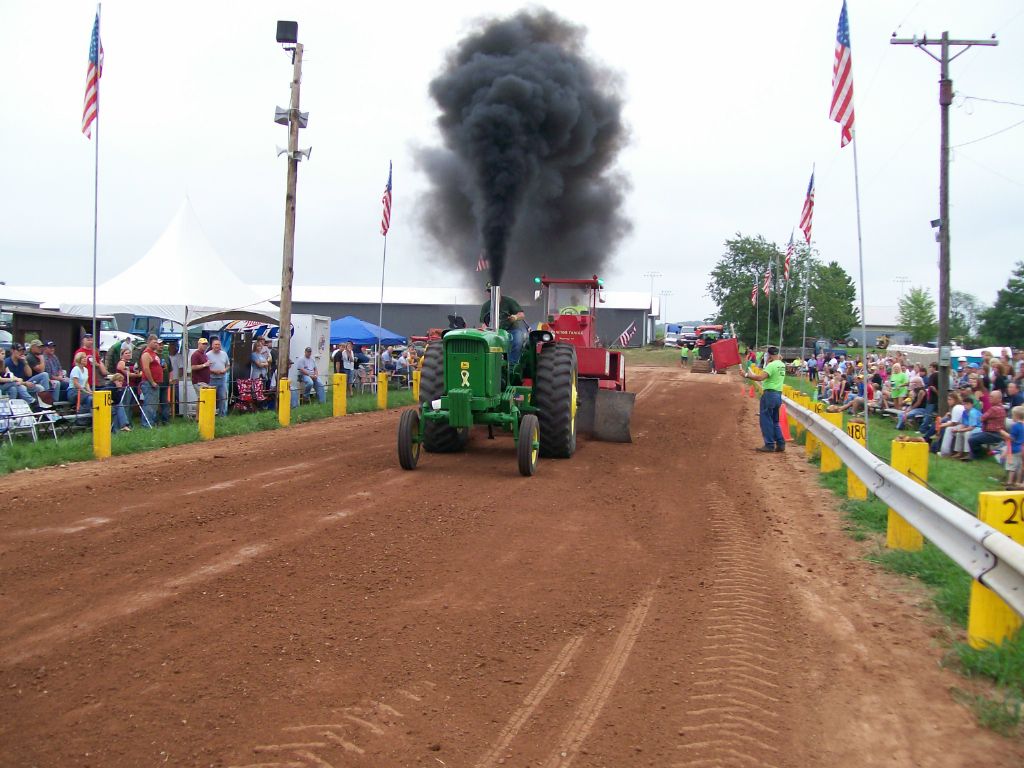 Tractor Pulling Wallpapers - Wallpaper Cave