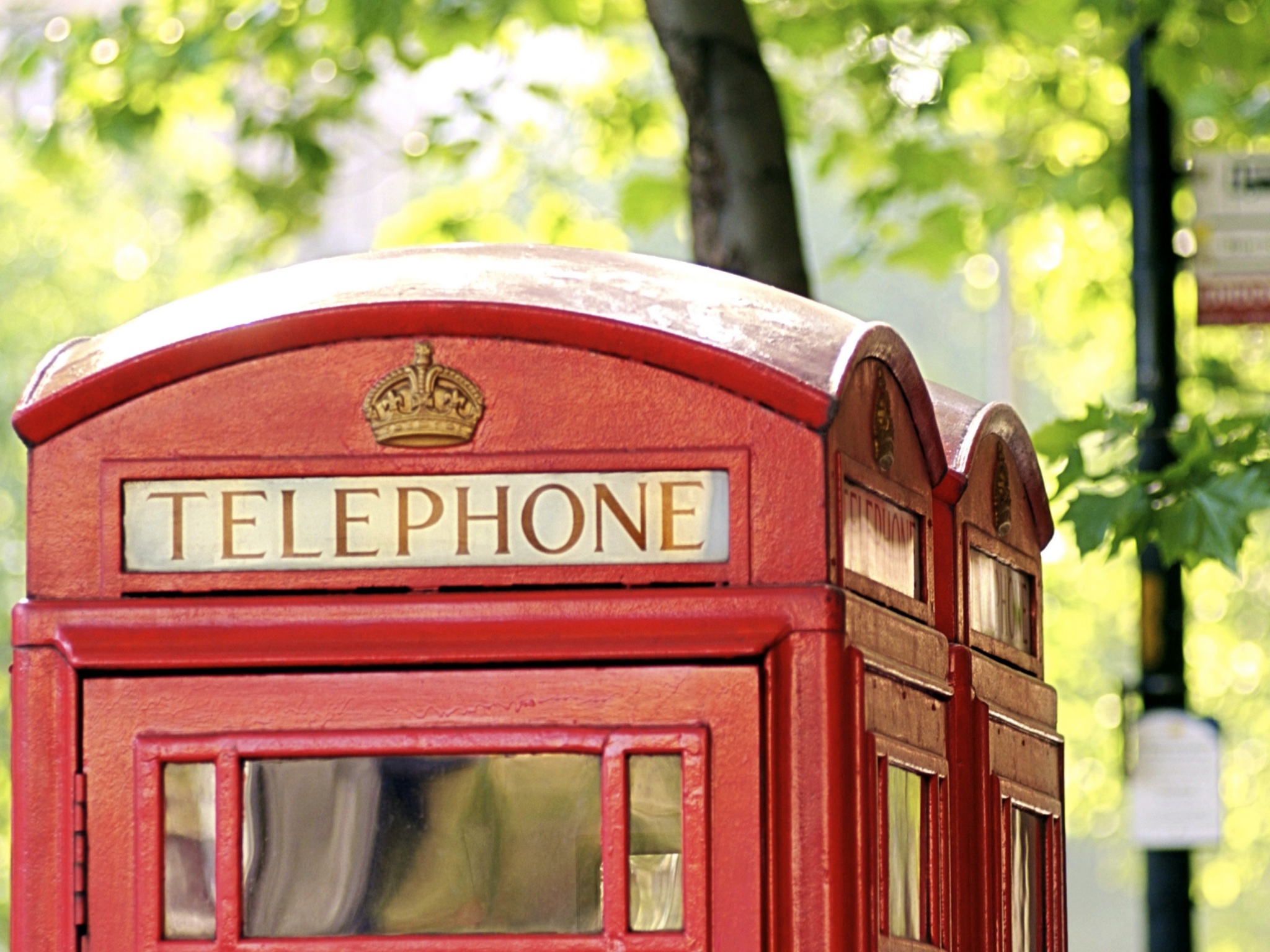 Wallpaper 4k london, telephone booth, england, city, trees 4k Wallpaper