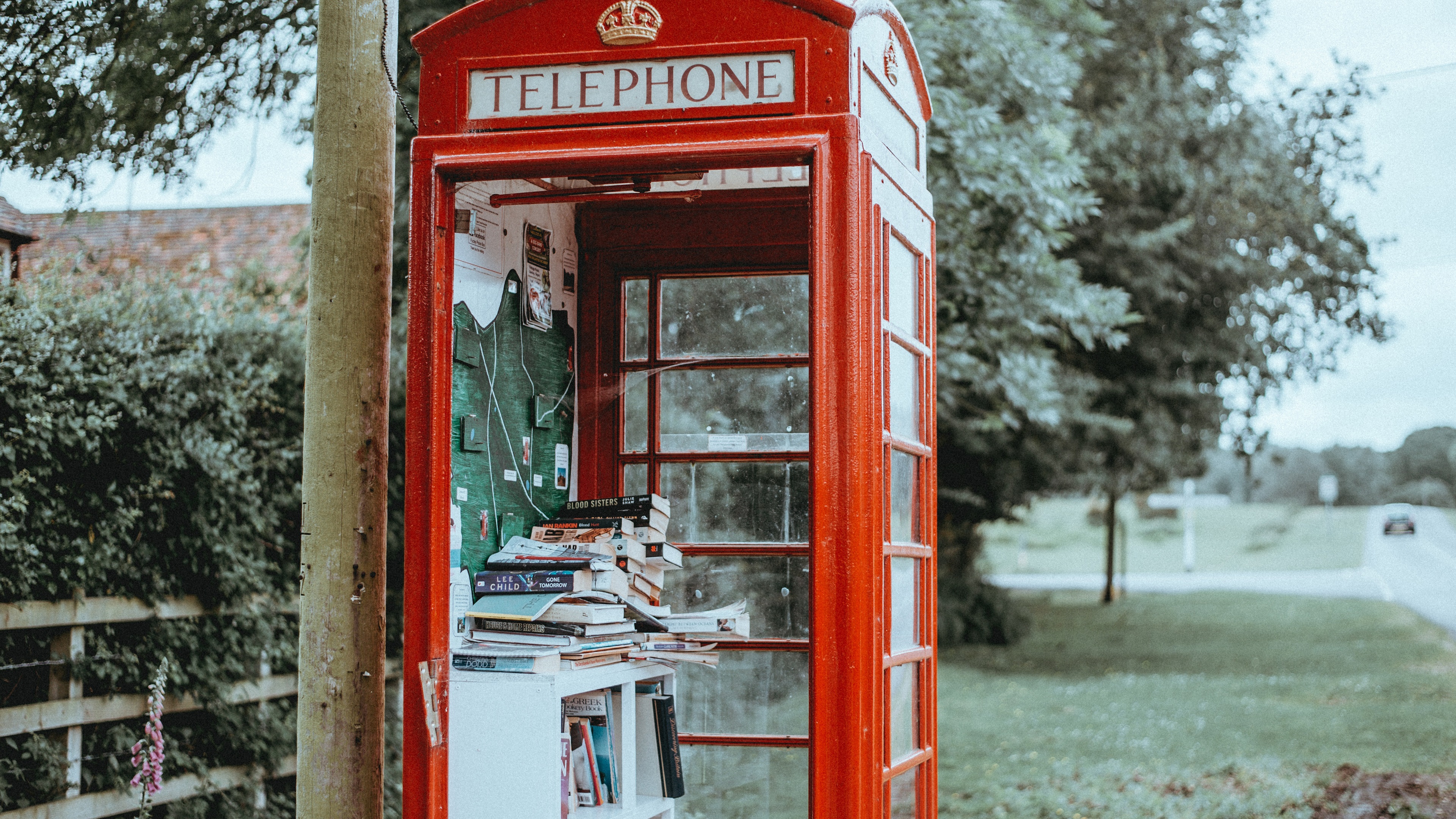 Wallpaper Telephone booth, books 3840x2160 UHD 4K Picture, Image