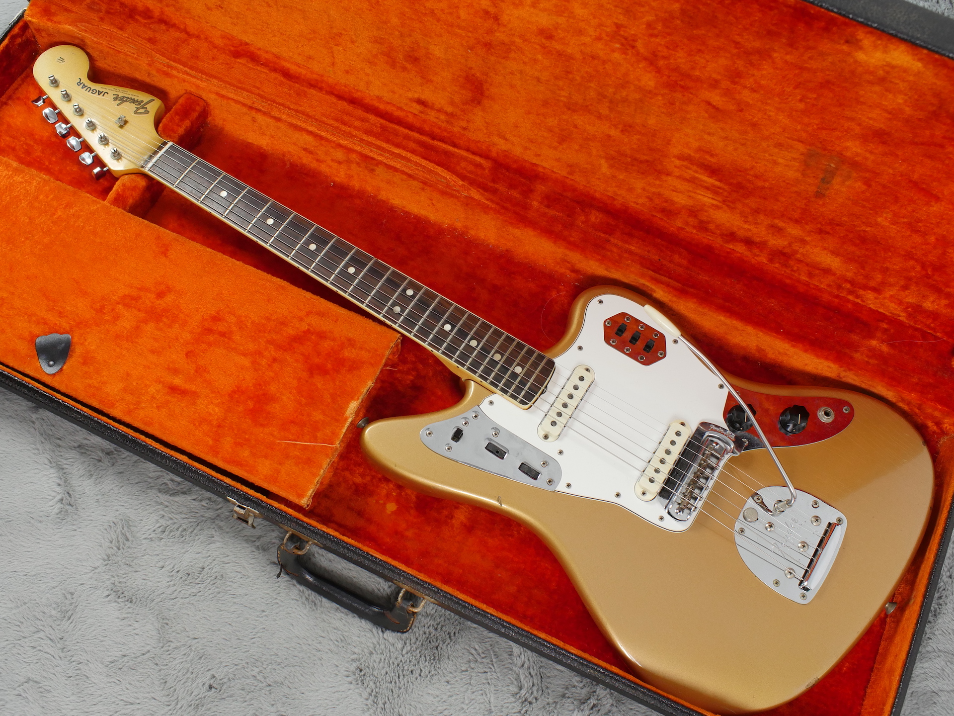 Fender Jaguar Firemist Gold + OHSC Guitars Ltd