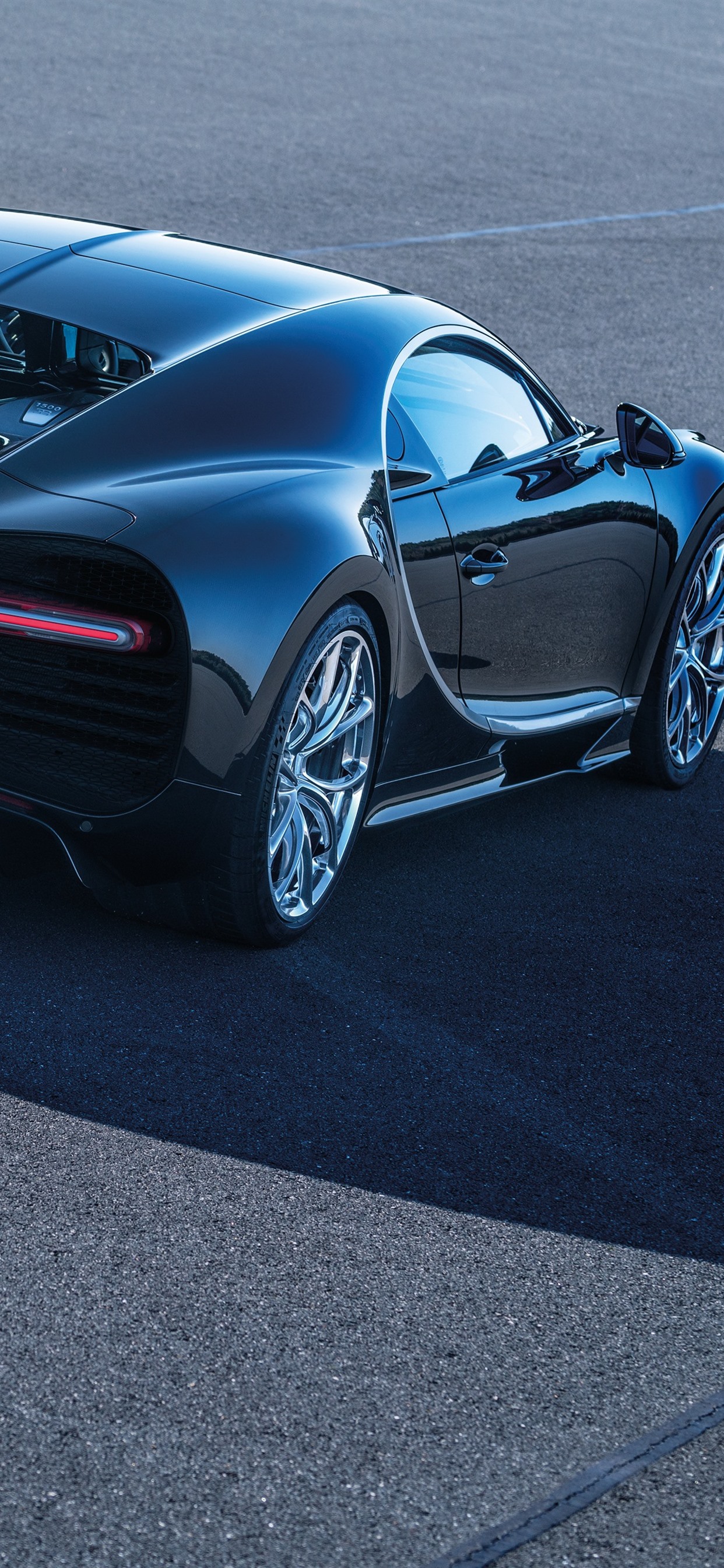 iPhone Wallpaper Bugatti Chiron Black Supercar Rear Chiron Topsnelheid