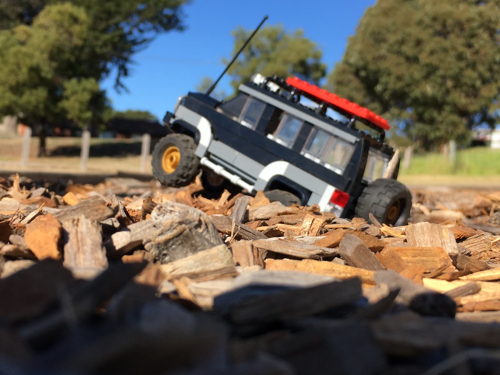 Lego Nissan Patrol GQ and Hilux