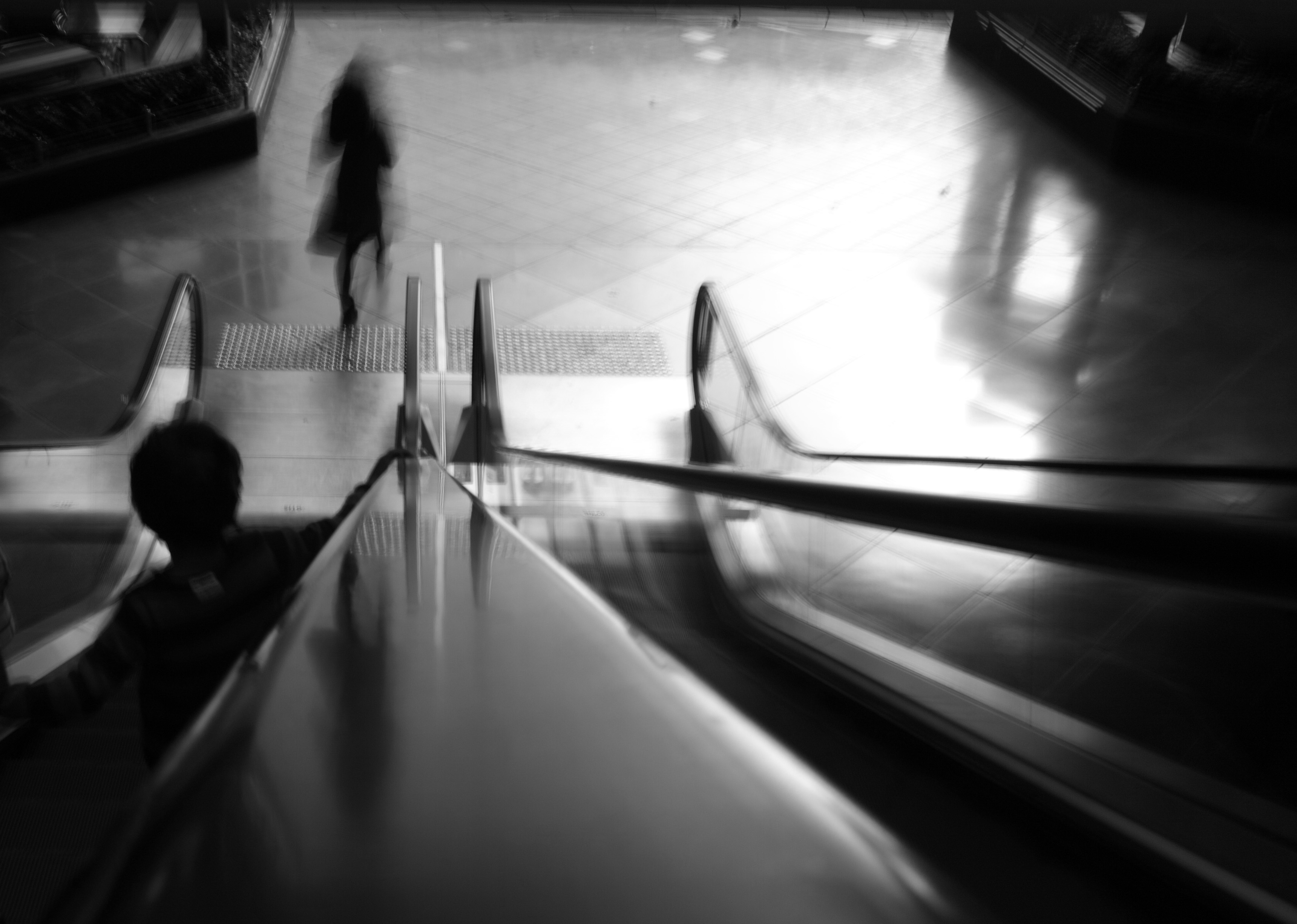 Wallpaper, urban, woman, Motion, blur, girl, walking, escalator, sigma, Melbourne, blurred, southbank, merrill, dp1, dp1m 3440x2451