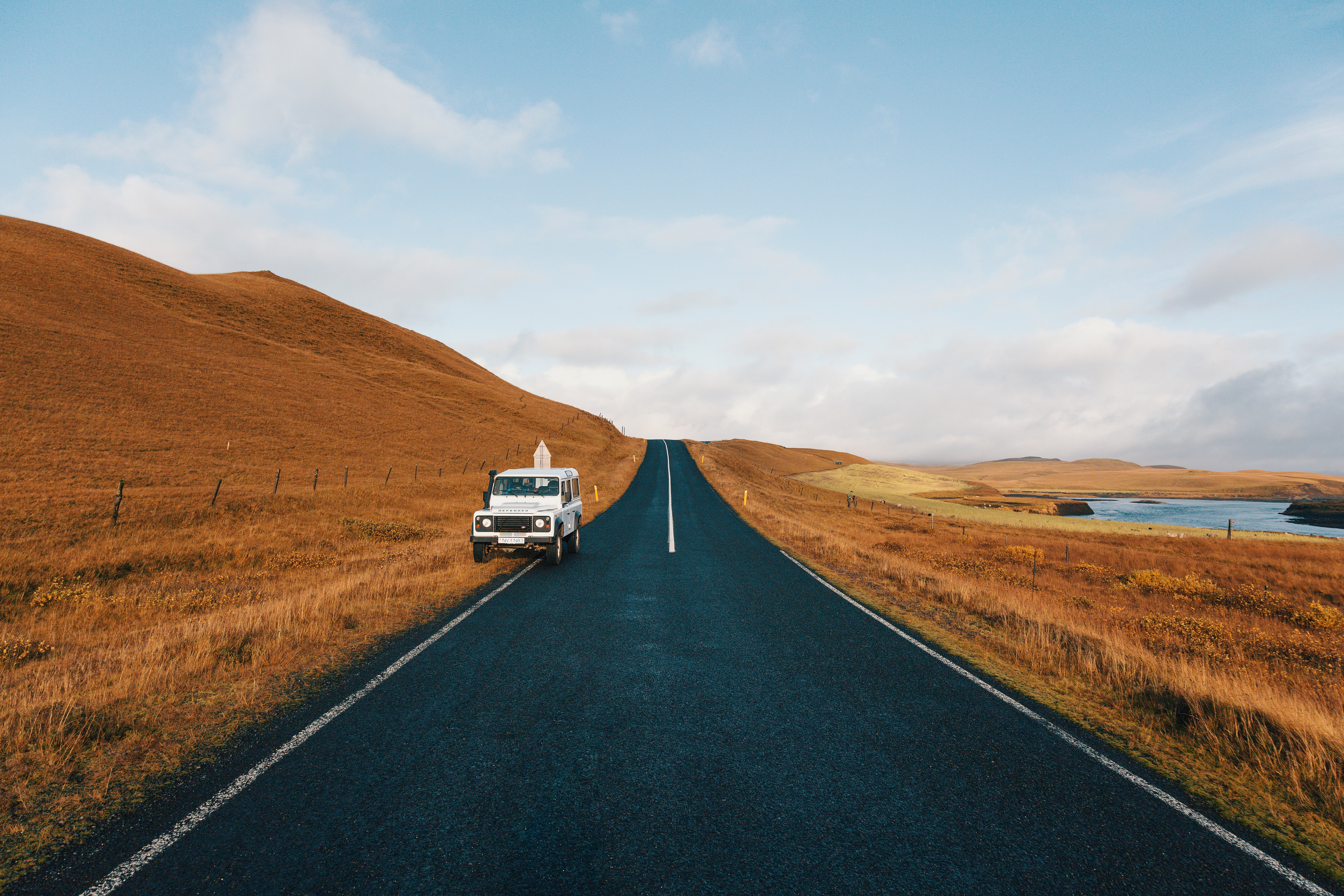 5472x3648 verge, filed, open road, off road, landscape, fence, lane, route, travel, PNG image, road, jeep, explore, parked, car, lake, road by the filed, open drive, stop, hill, grass