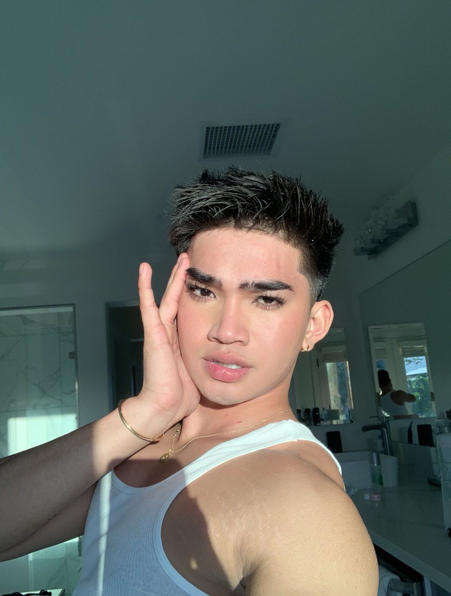BretmanRock's Year on Twitter: Some pics of me staying home. 