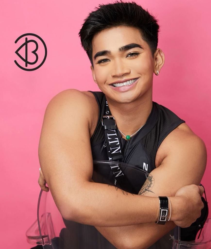 YouTuber had to beg fans to stop showing up at father's funeral