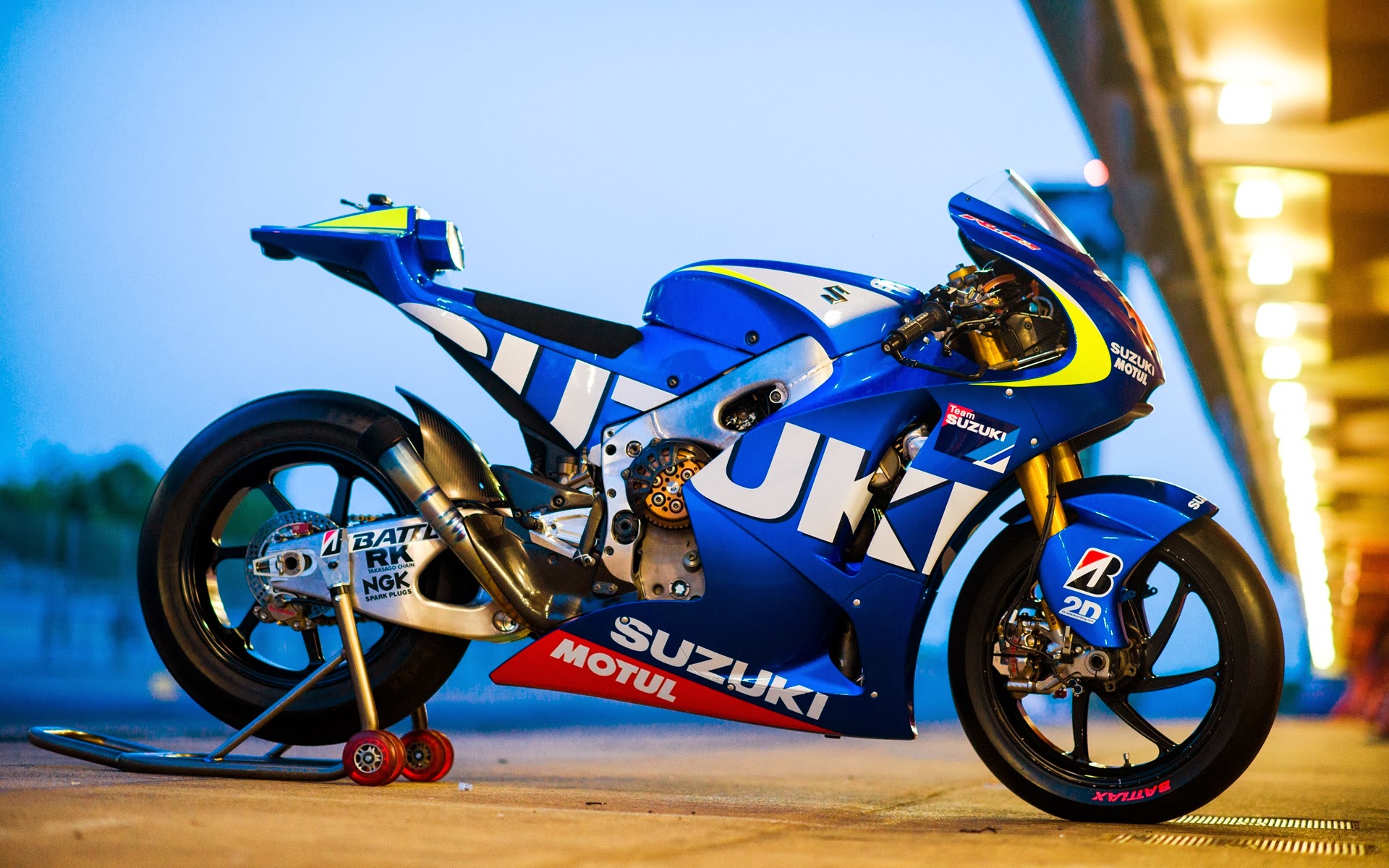 Suzuki MotoGP 2013 Wallpaper