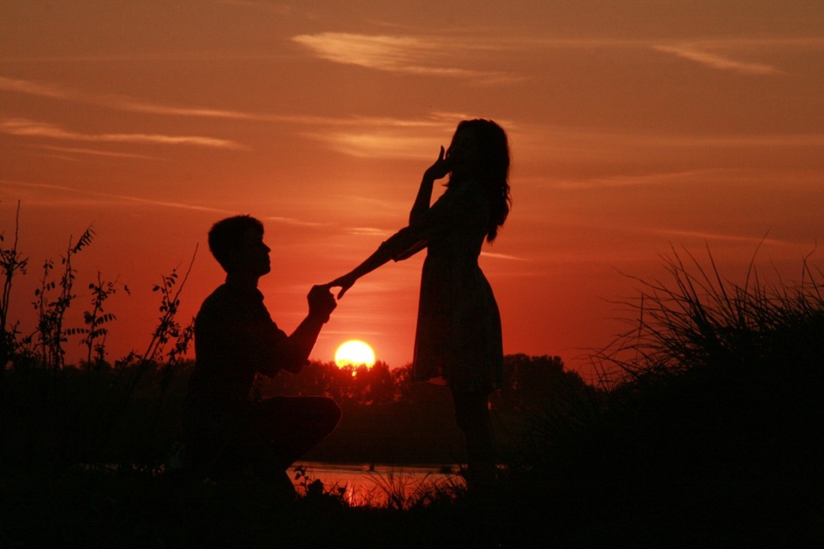 Ways to Make Your Boyfriend Fall in Love With You